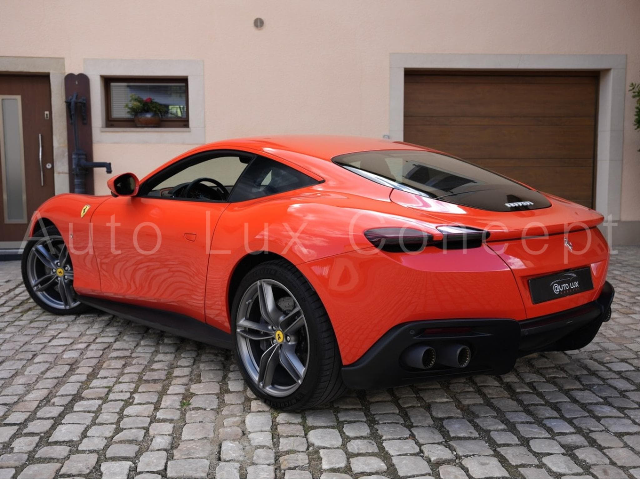Ferrari Roma Rosso Dino (2021) - Photo 4