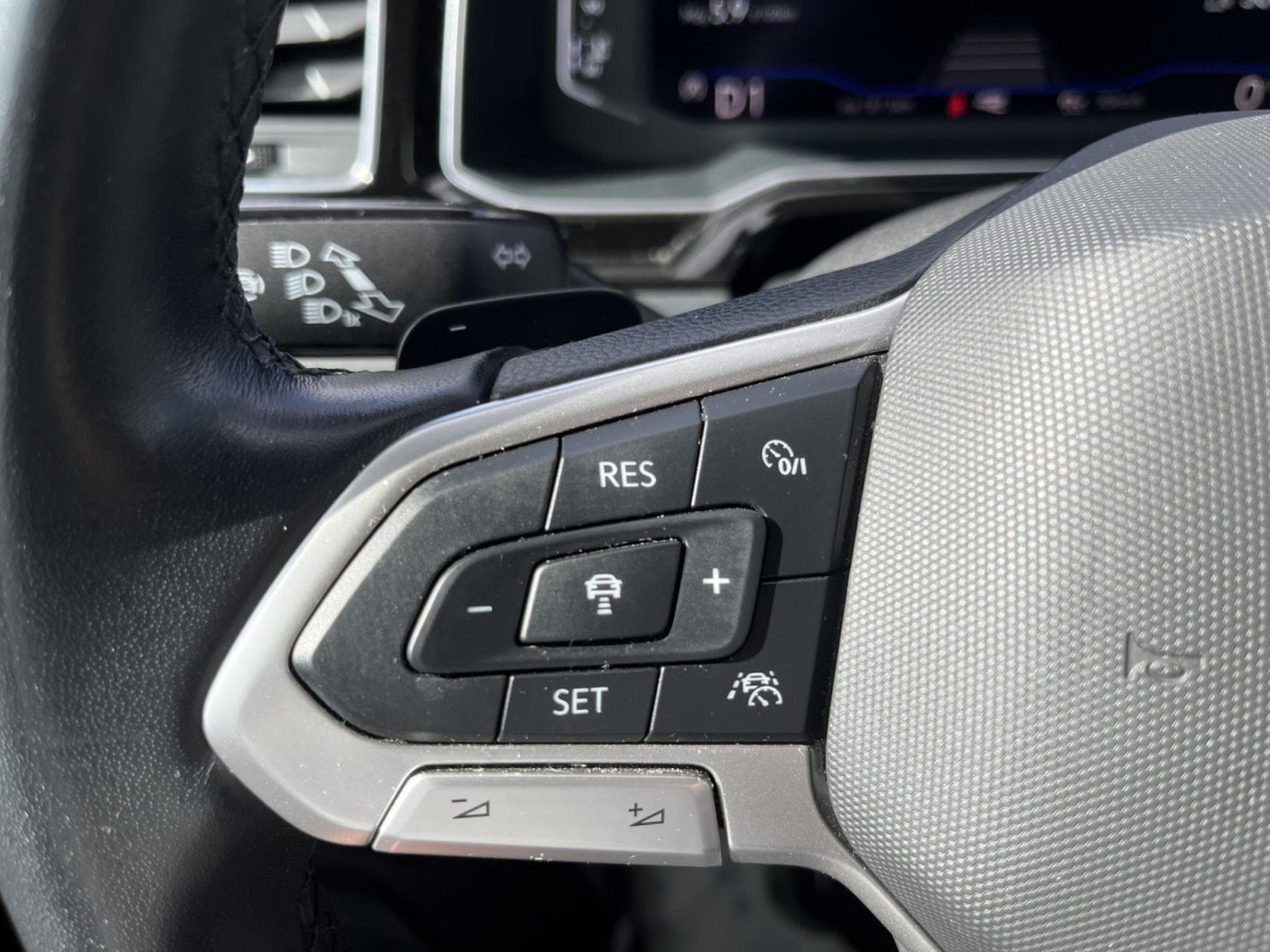 VW Polo R-Line 1.0 TSI DSG LED Digital Cockpit ACC Keyless (2022) - Photo 18