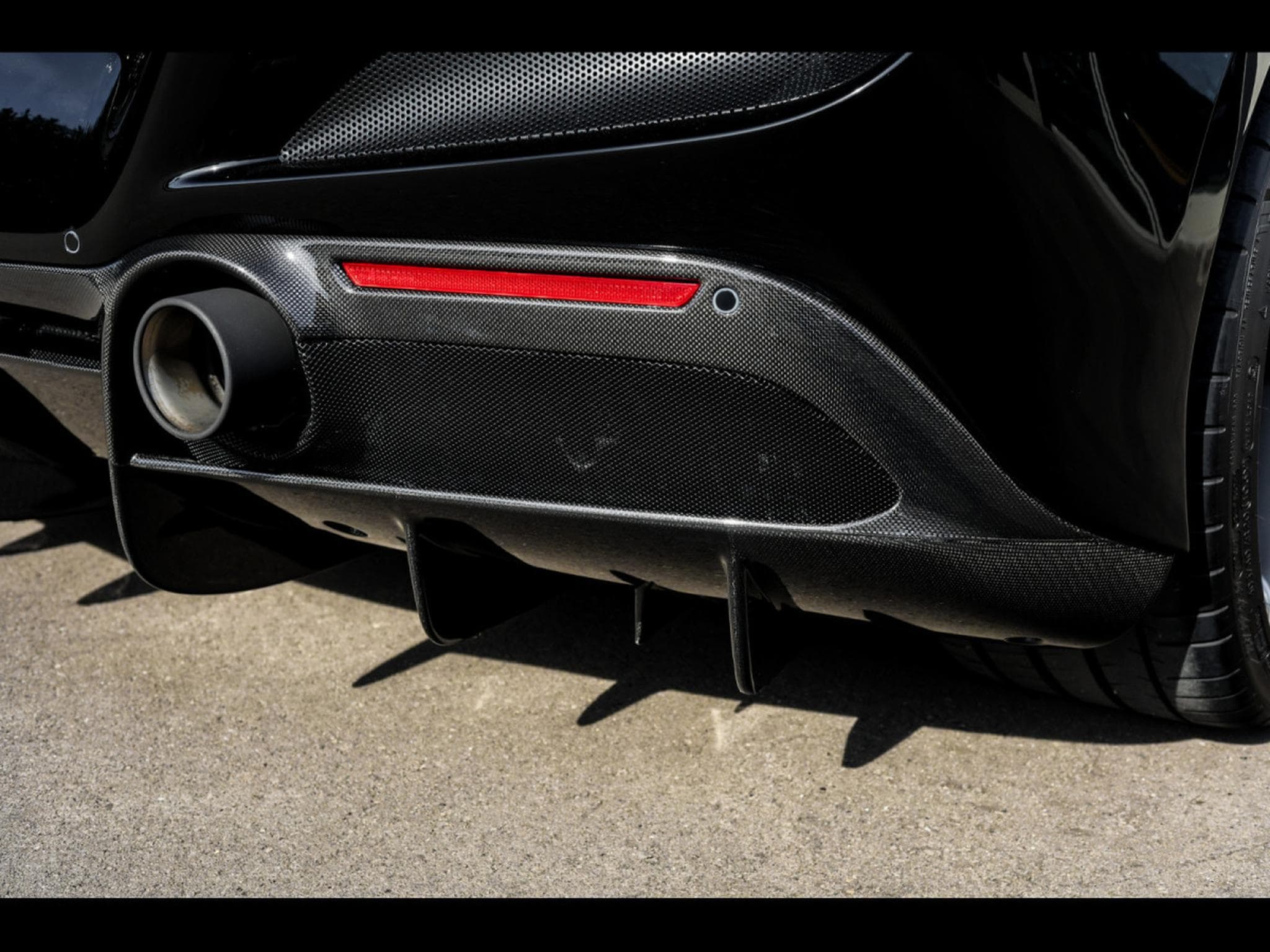 Ferrari F8 Spider 3.9 V8 (720 CH) - NERO B/B 1250 (4-LAYER PAINT EXTRAR (2023) - Photo 21