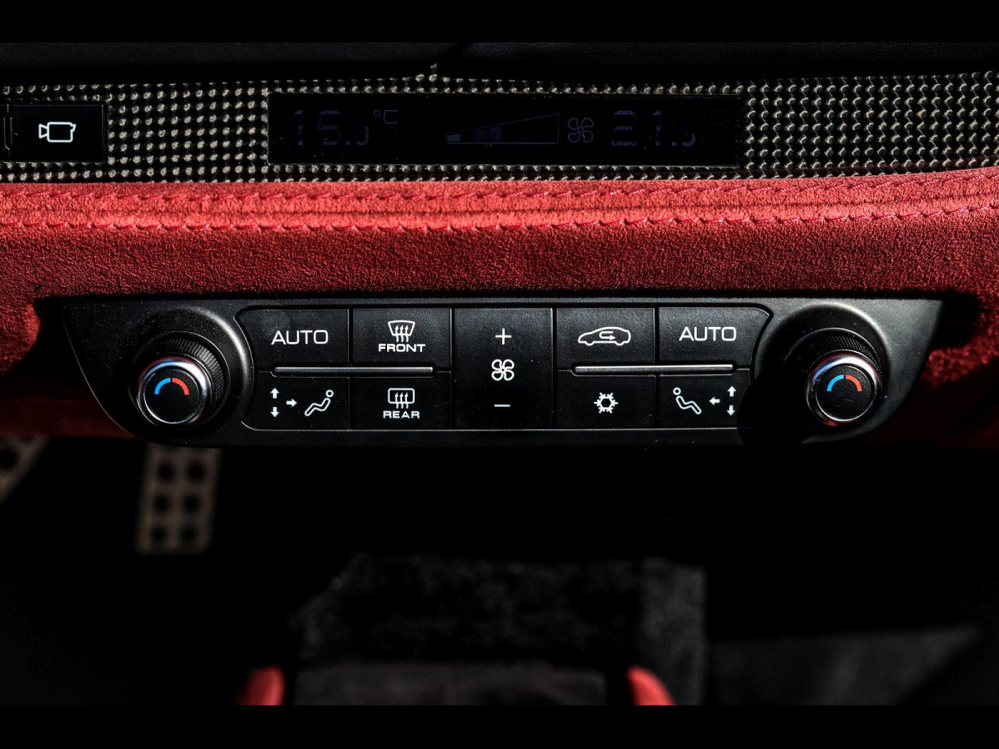 Ferrari F8 Spider 3.9 V8 (720 CH) - NERO B/B 1250 (4-LAYER PAINT EXTRAR (2023) - Photo 23