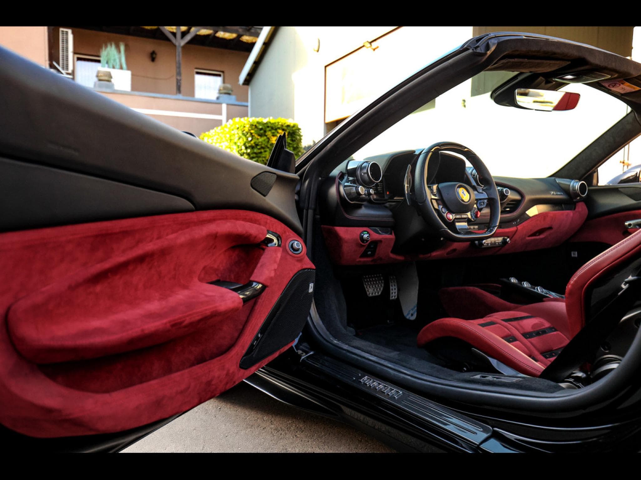 Ferrari F8 Spider 3.9 V8 (720 CH) - NERO B/B 1250 (4-LAYER PAINT EXTRAR (2023) - Photo 24