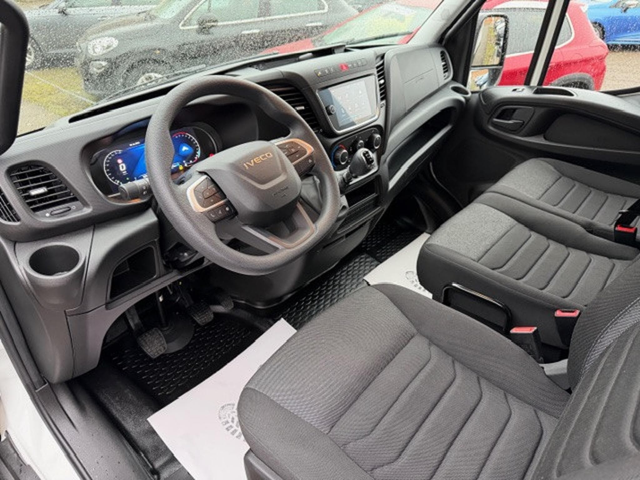 Iveco Daily 2.3 35S16 Fourgon Pack (2025) - Foto 4
