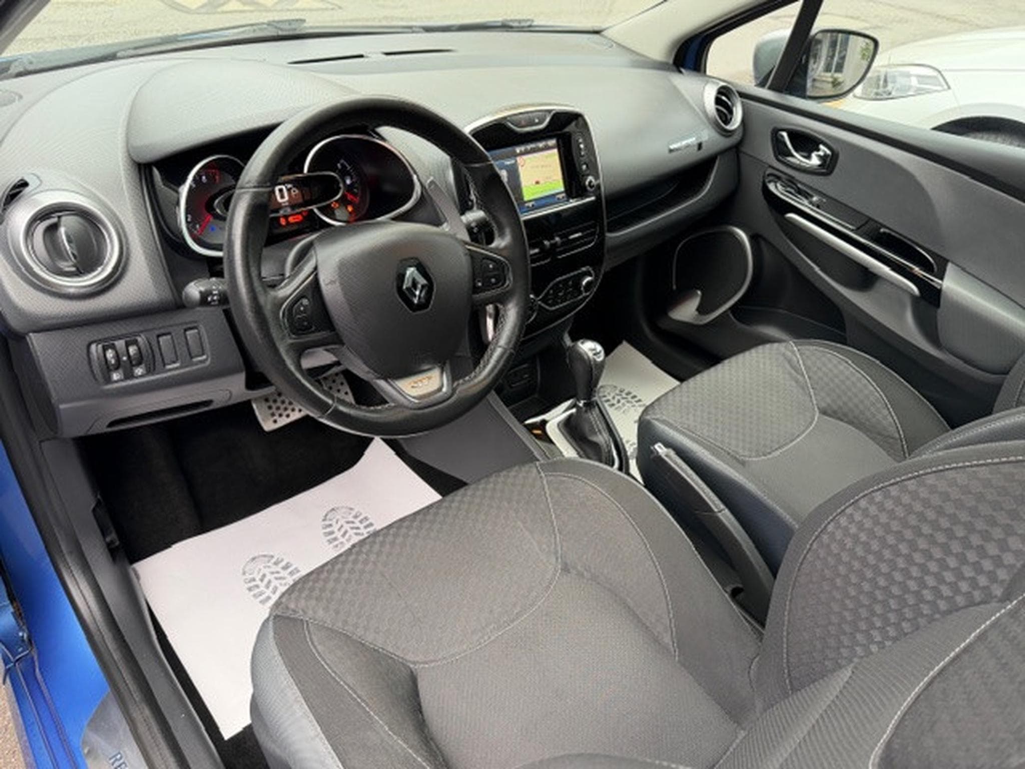 Renault Clio TCe 120 GT Sport Auto. Grandtour (2014) - Foto 3
