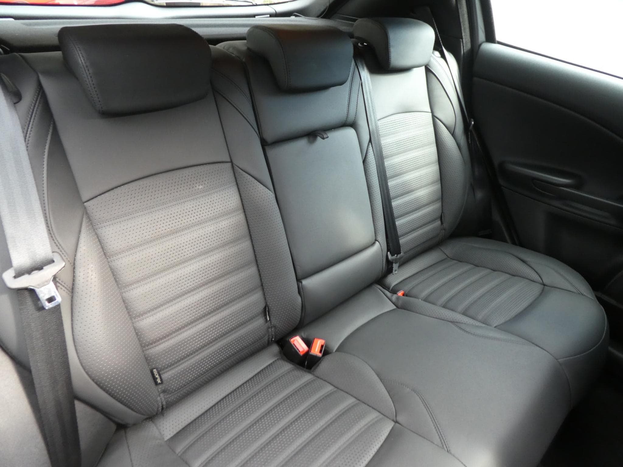 Alfa-Romeo Giulietta 1.4 TB 170 Luxe Automatique (2017) - Foto 4