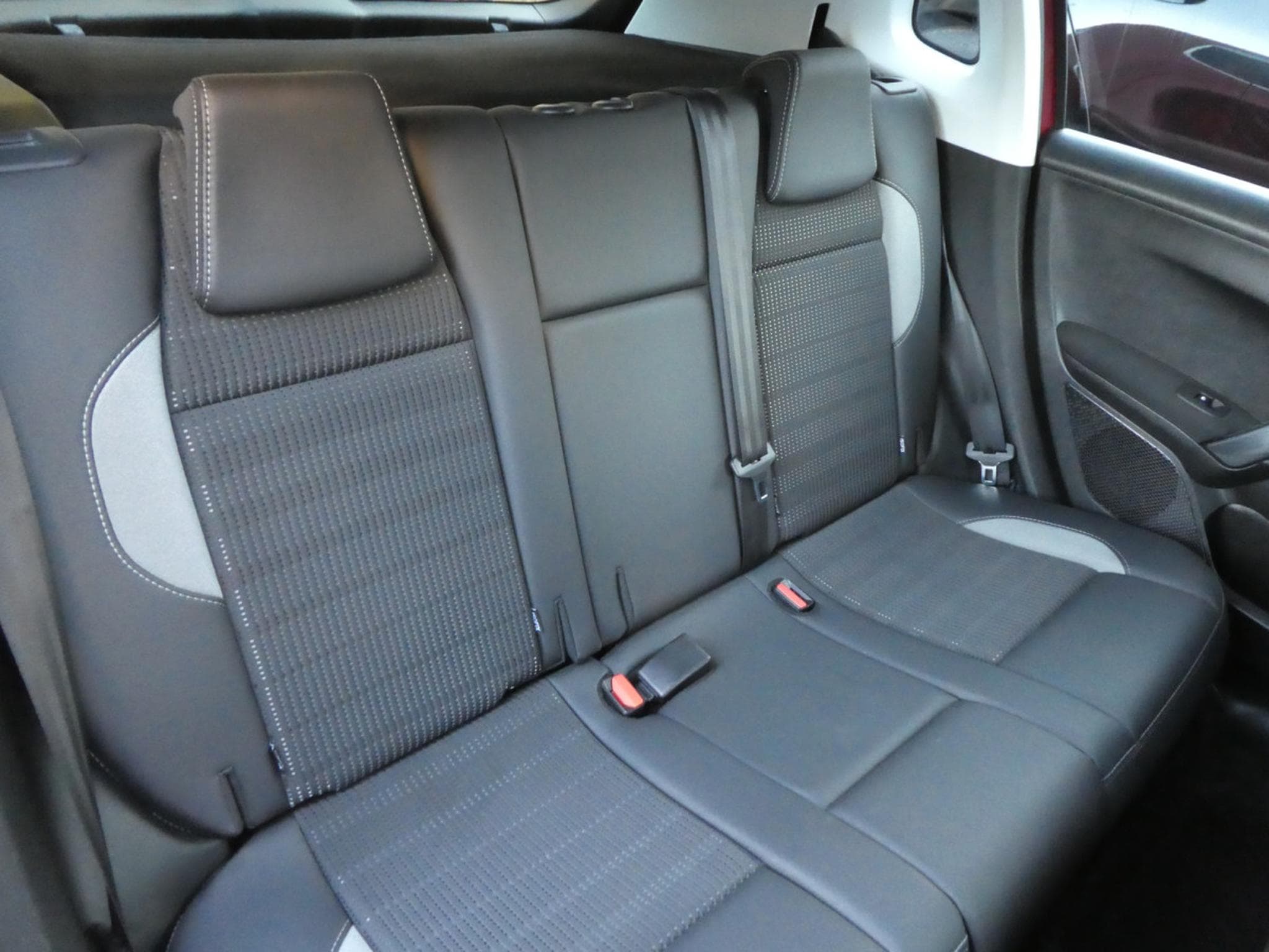 Peugeot 2008 1.2 Automatique 110 Allure (2016) - Foto 4