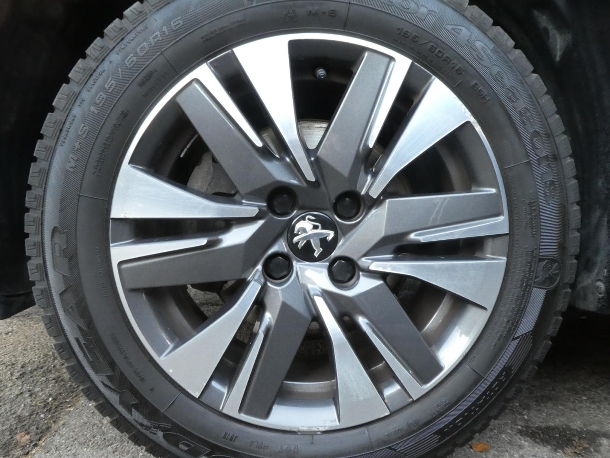 Peugeot 2008 1.2 Automatique 110 Allure (2016) - Foto 5