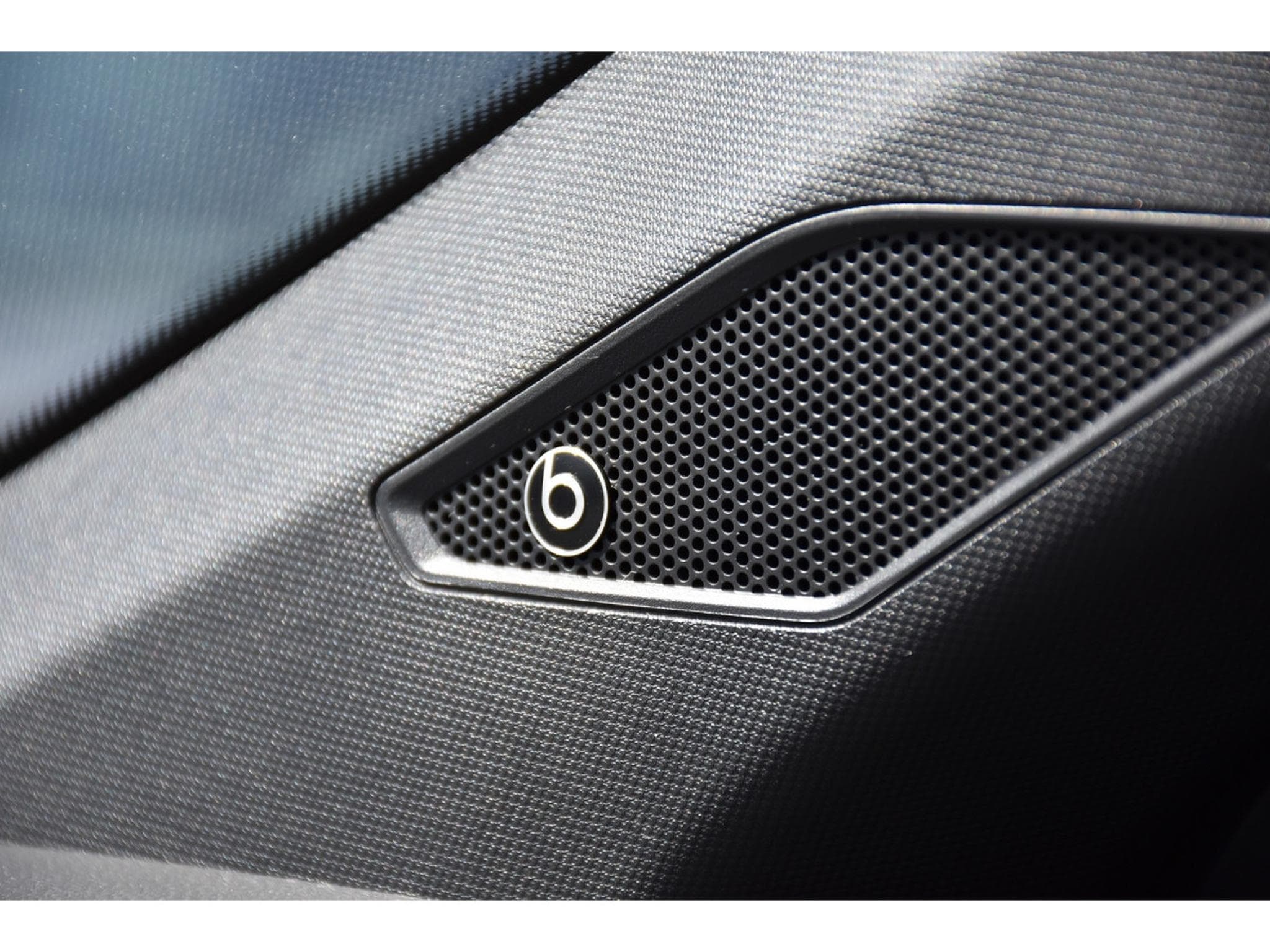 VW Taigo 1.5 TSI R-Line DSG ACC TRAVEL LANE SIDE TO ATT RMQ BEATS 1°M (2022) - Foto 15