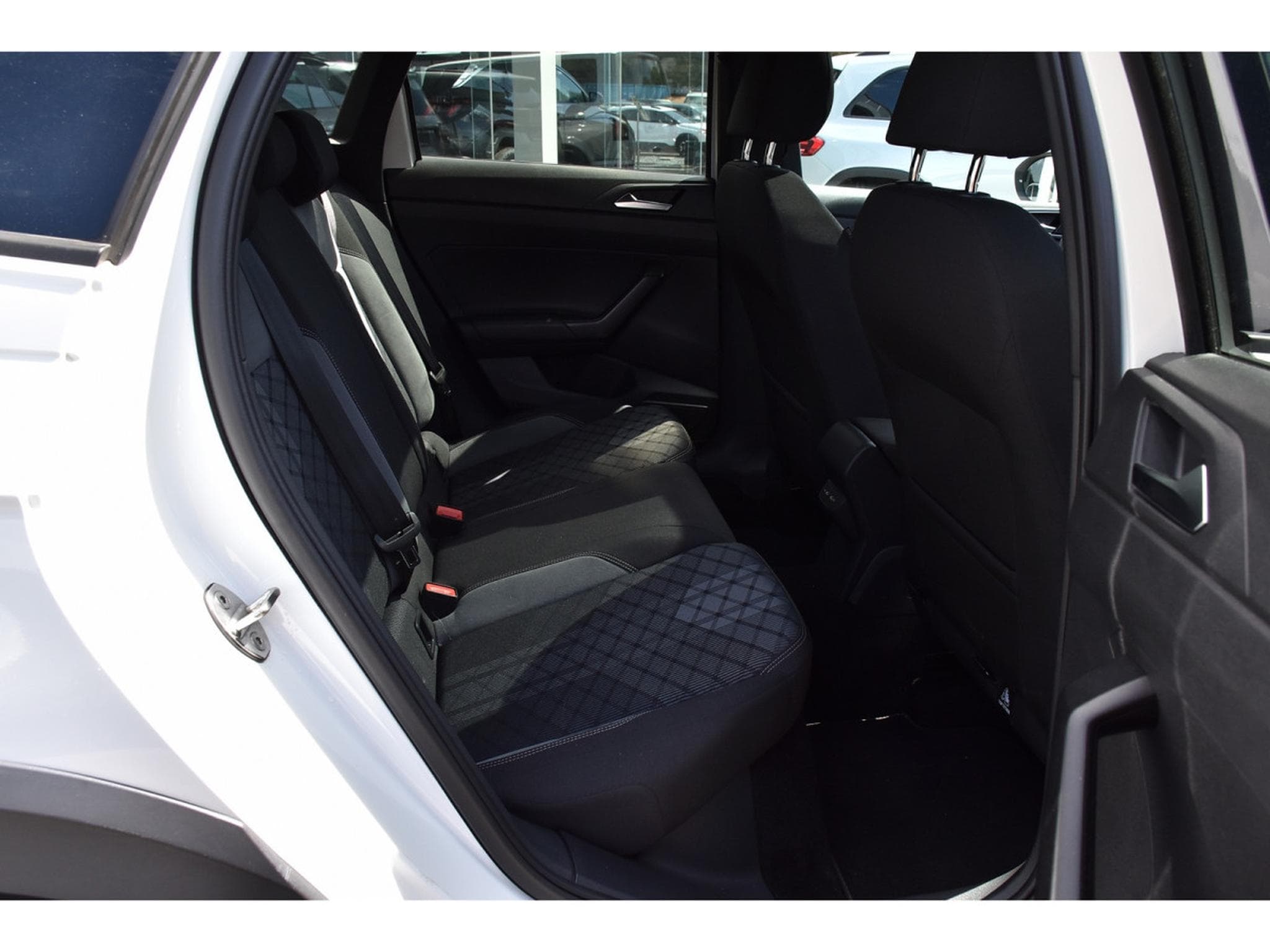 VW Taigo 1.5 TSI R-Line DSG ACC TRAVEL LANE SIDE TO ATT RMQ BEATS 1°M (2022) - Foto 8