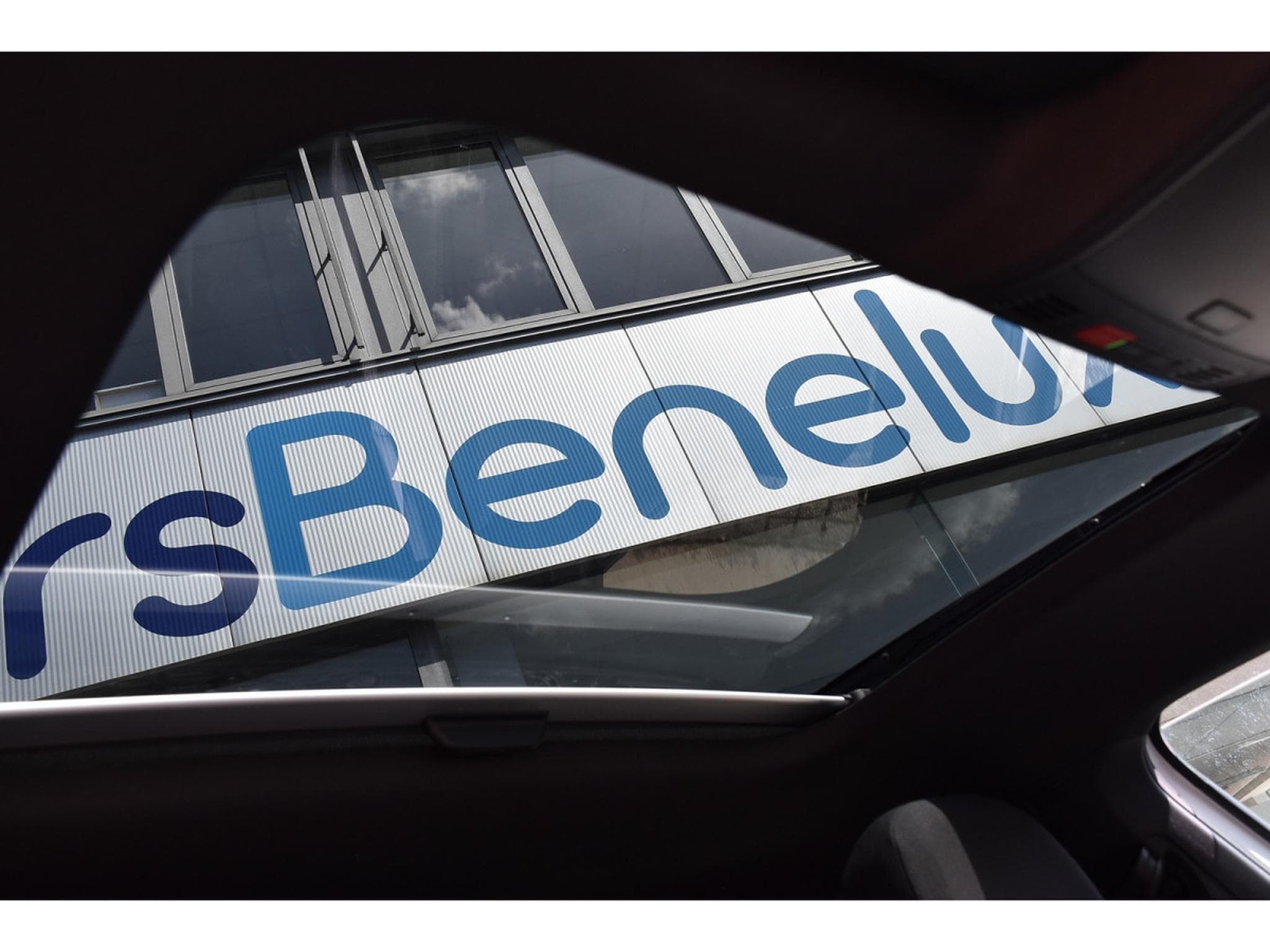 VW Taigo 1.5 TSI R-Line DSG ACC TRAVEL LANE SIDE TO ATT RMQ BEATS 1°M (2022) - Foto 9