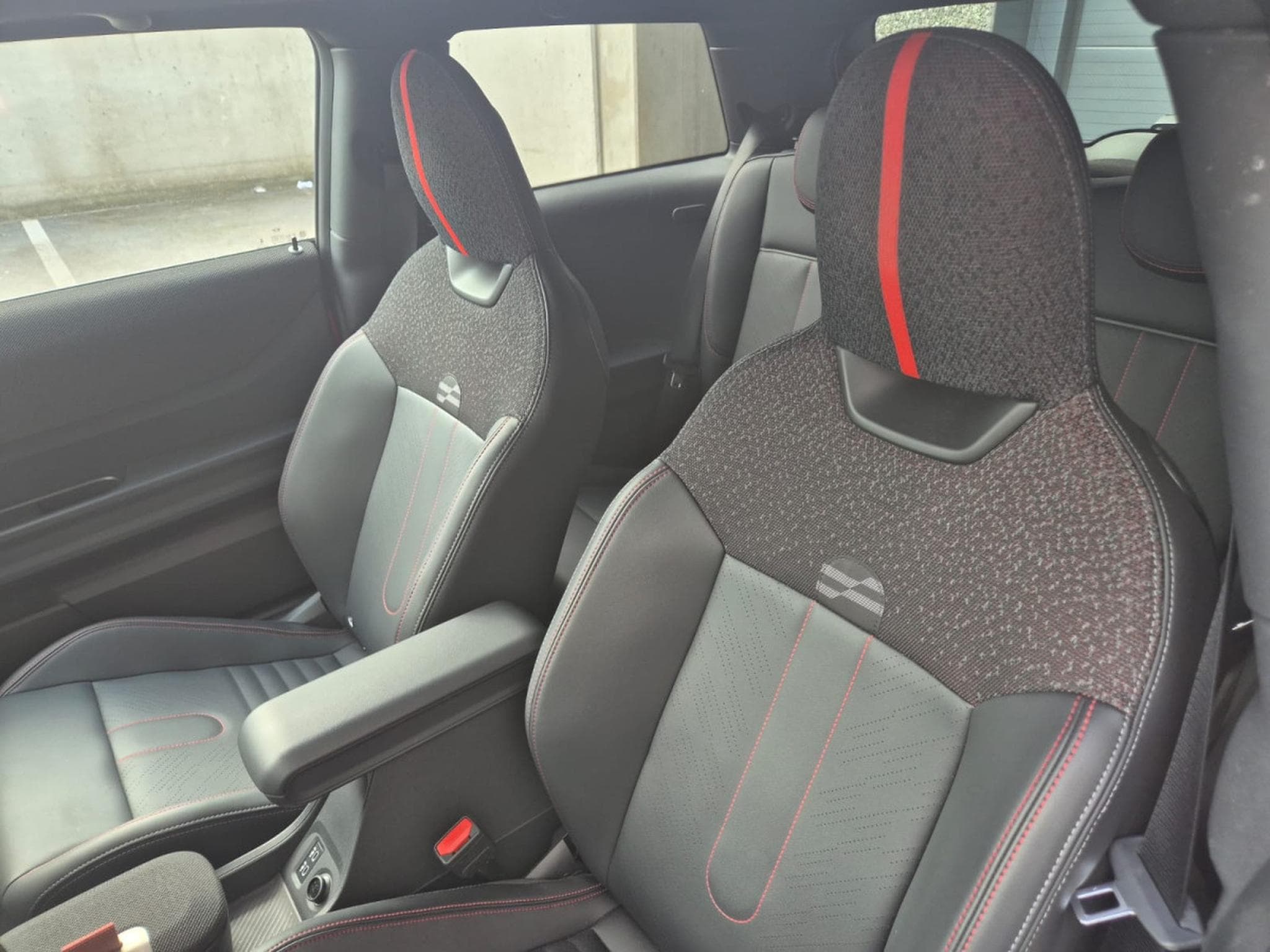 Mini Cooper S Pack JCW IV (F66) 2.0 204 COOPER JCW FINITION DKG7 (2025) - Foto 18