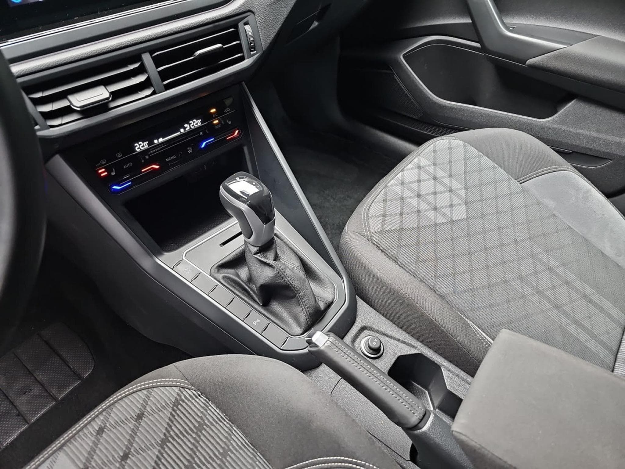 VW Taigo 1.5 TSi 150 DSG R-Line (2025) - Foto 11