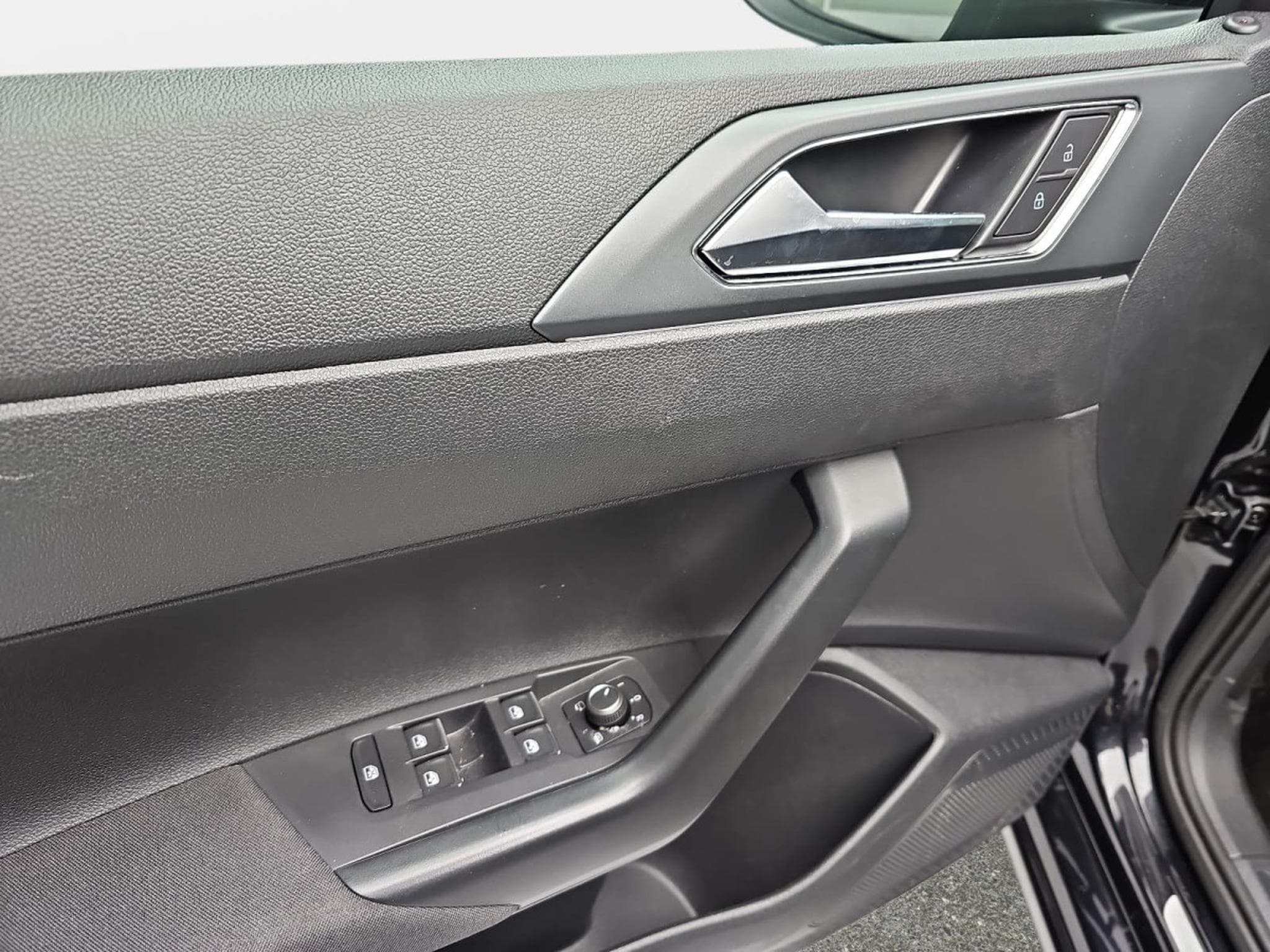 VW Taigo 1.5 TSi 150 DSG R-Line (2025) - Foto 13