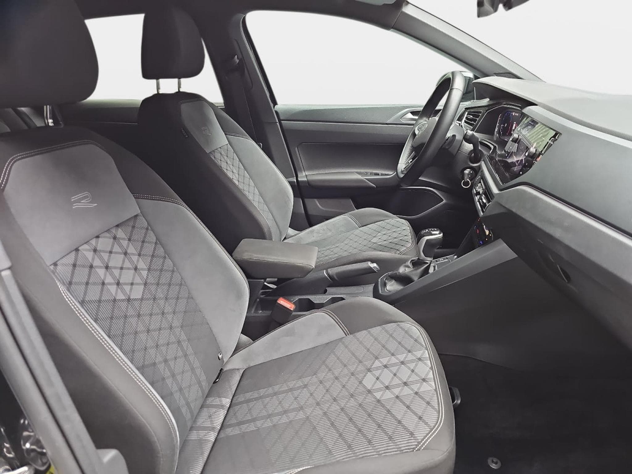 VW Taigo 1.5 TSi 150 DSG R-Line (2025) - Foto 14