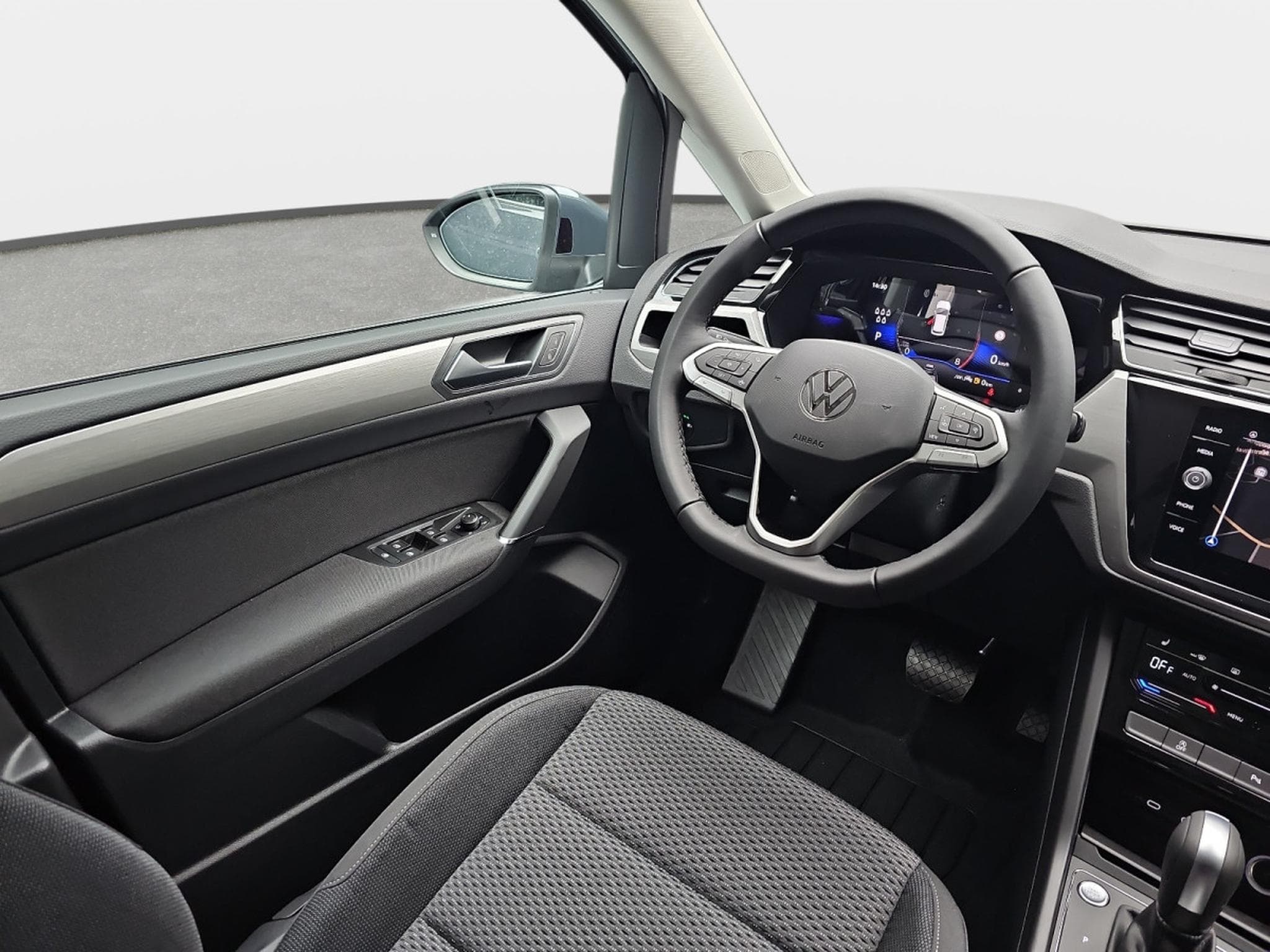 VW Touran 1.5 TSI 150 DSG Confortline 7 places (2026) - Foto 9