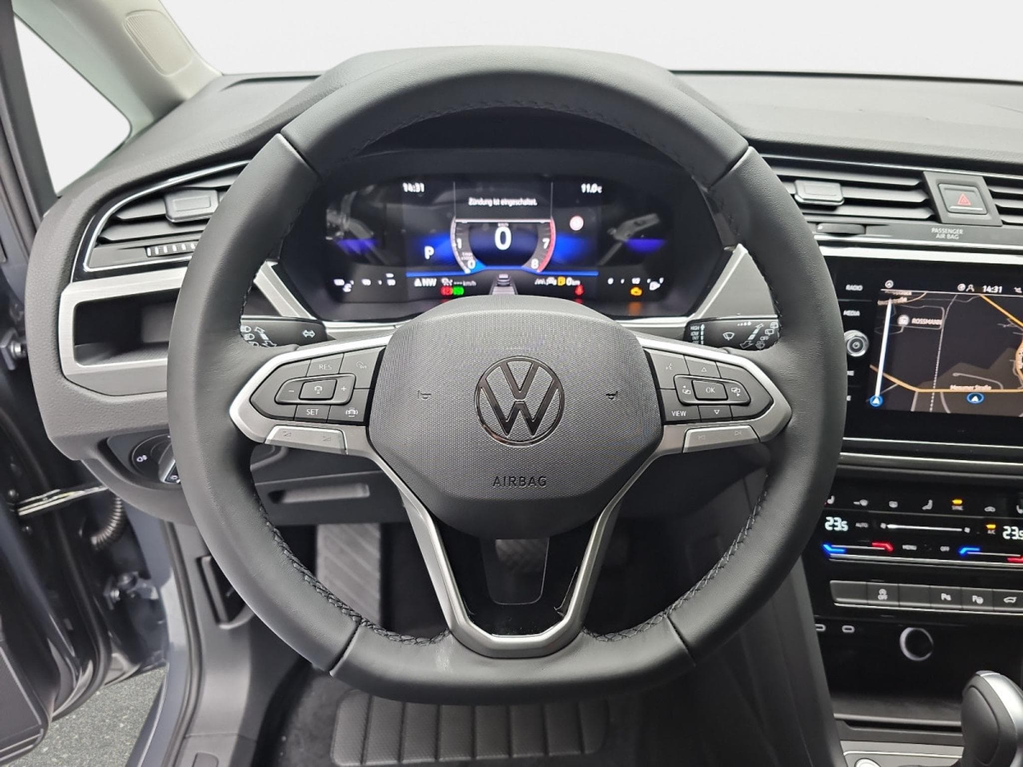 VW Touran 1.5 TSI 150 DSG Confortline 7 places (2026) - Foto 13