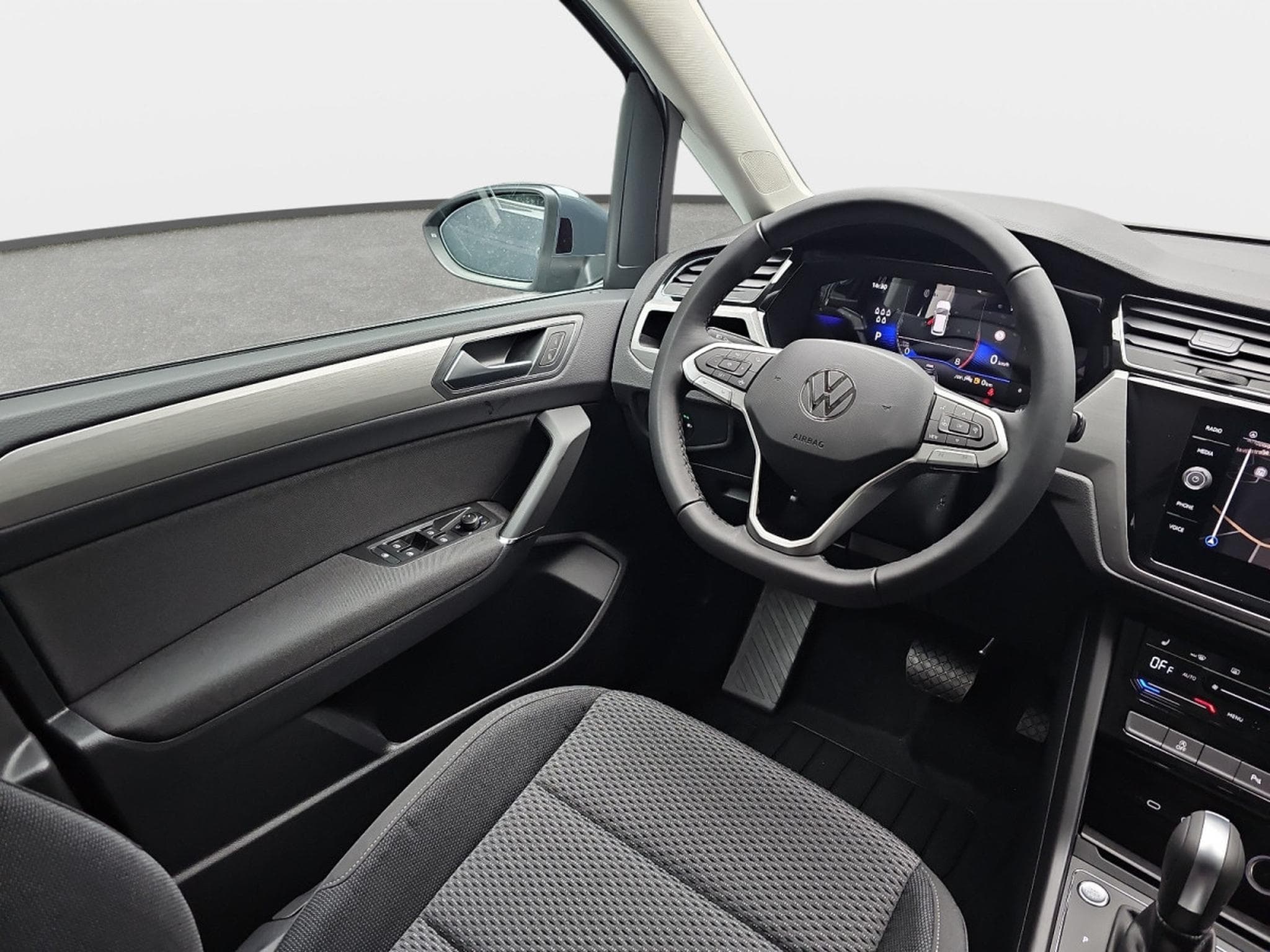 VW Touran 1.5 TSI 150 DSG Confortline 7 places (2026) - Foto 9