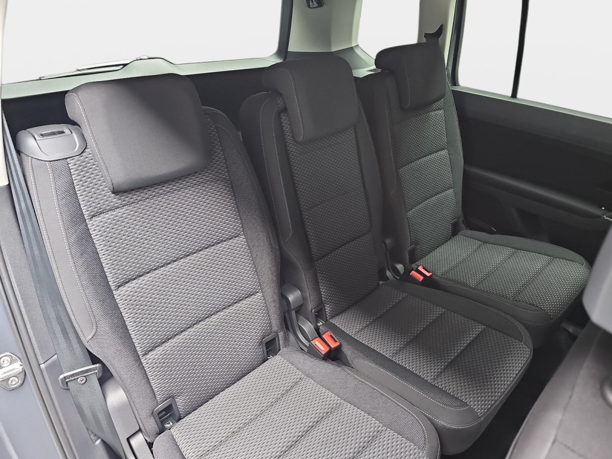 VW Touran 1.5 TSI 150 DSG Confortline 7 places (2026) - Foto 17