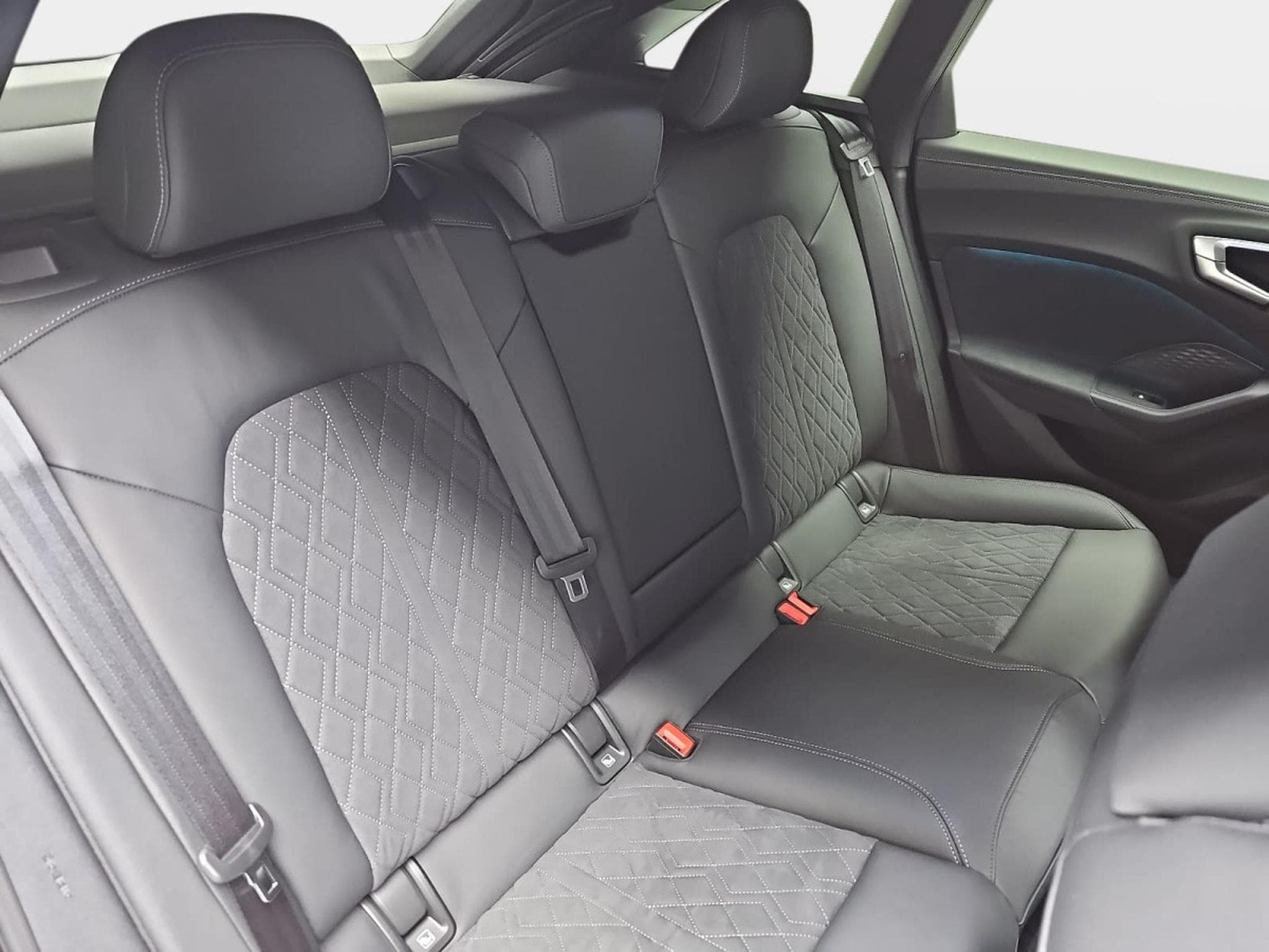 Audi A5 2.0 TSI 204 S-Tronic S-line (2025) - Foto 16