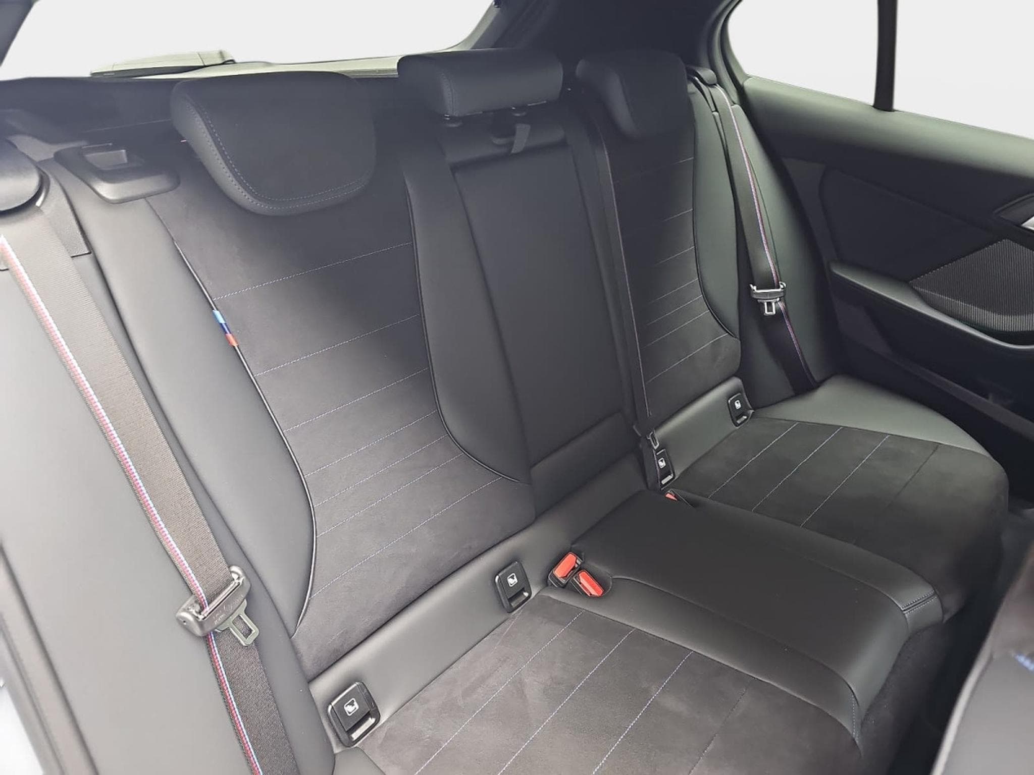 BMW 120 120 Auto M Sport (2025) - Foto 16