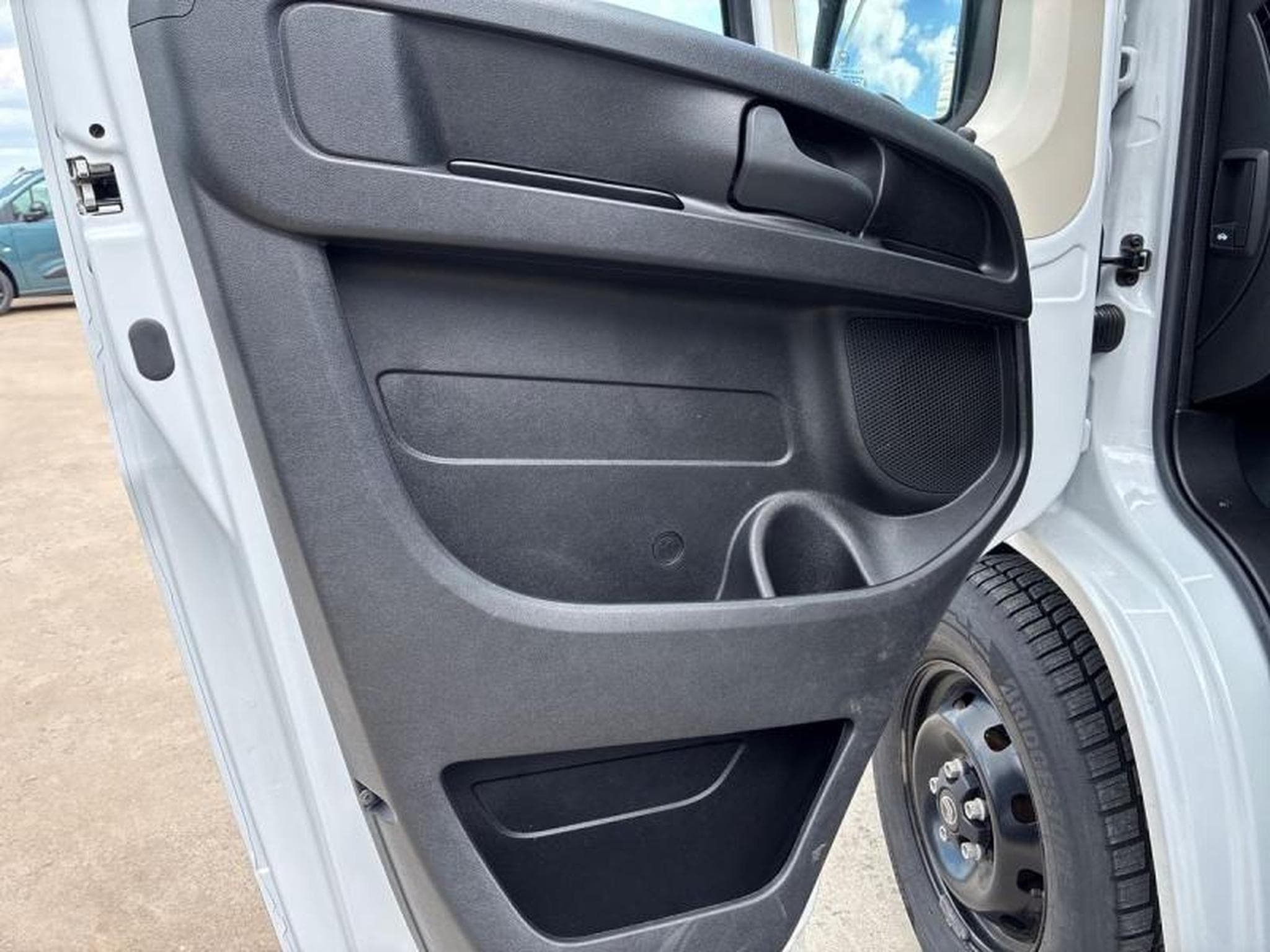 CITROEN Jumper L3H2 3.5 Maxi 140ch S&S (2025) - Photo 11