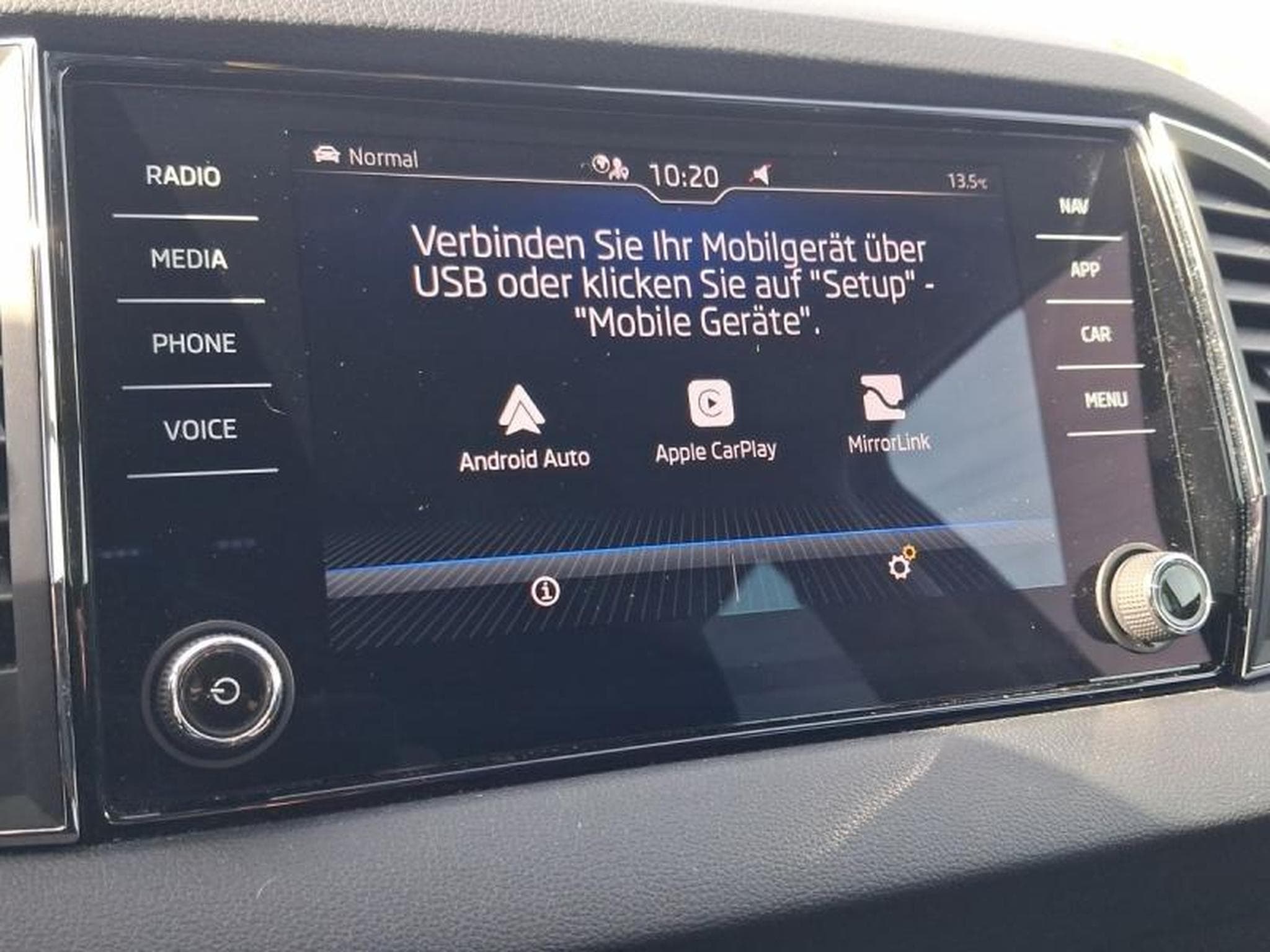 SKODA Karoq 1.5 TSI ACT 150ch Ambition DSG Euro6ap (2021) - Photo 10