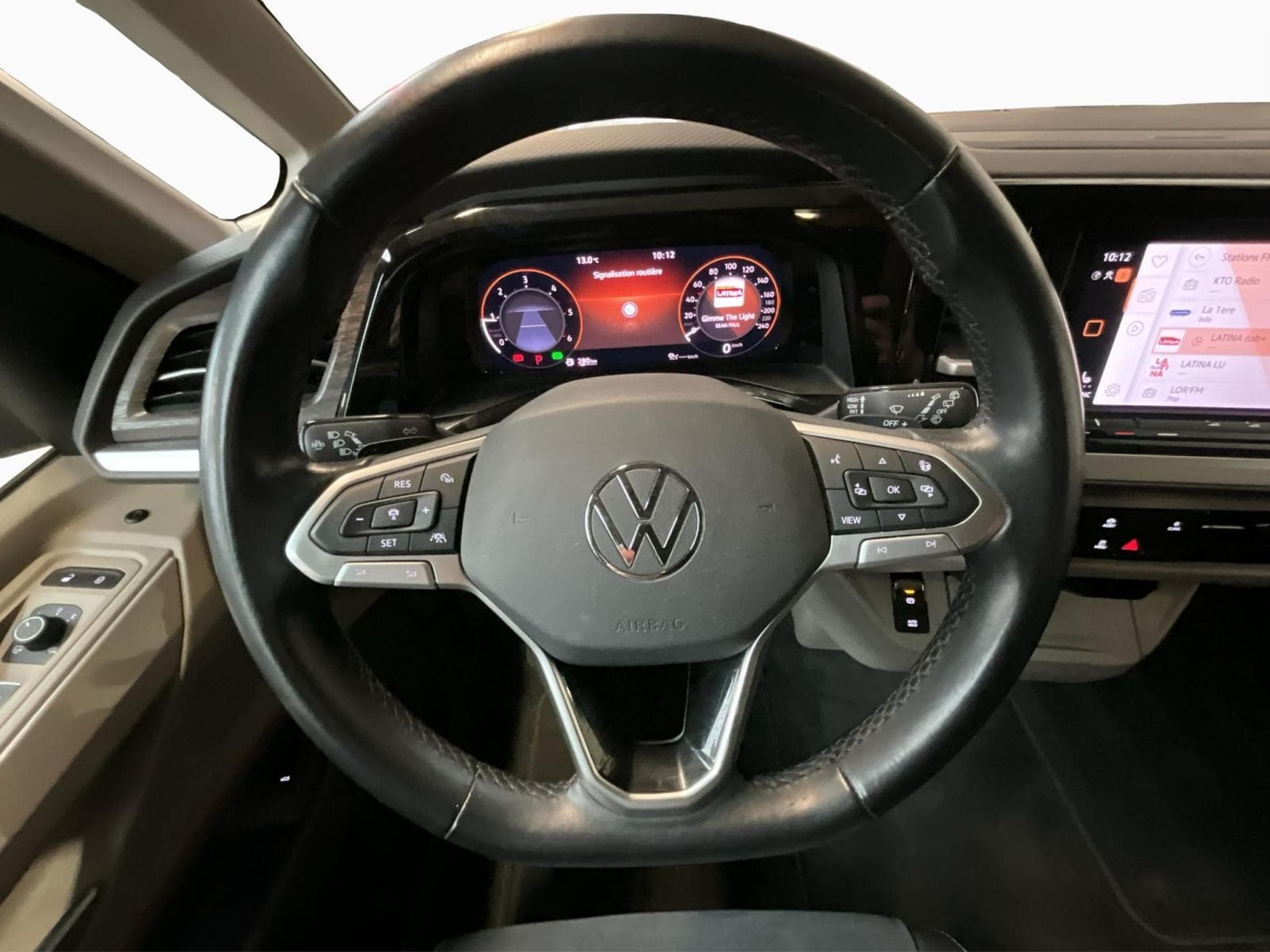 VW T7 Style+DSG+7Sitze+AHK+Pano (2022) - Foto 10