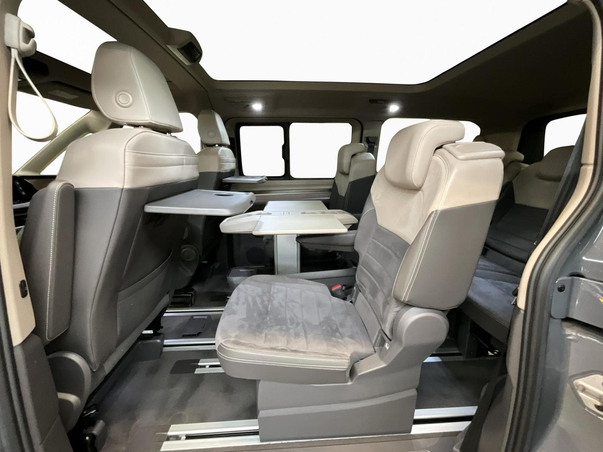 VW T7 Style+DSG+7Sitze+AHK+Pano (2022) - Foto 16