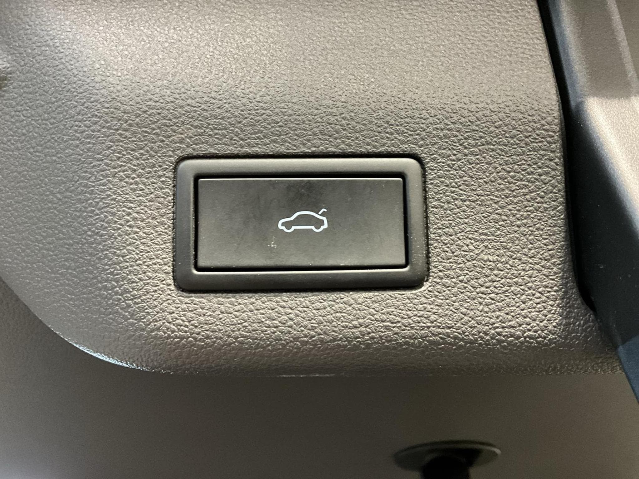 VW T7 Style+DSG+7Sitze+AHK+Pano (2022) - Foto 19