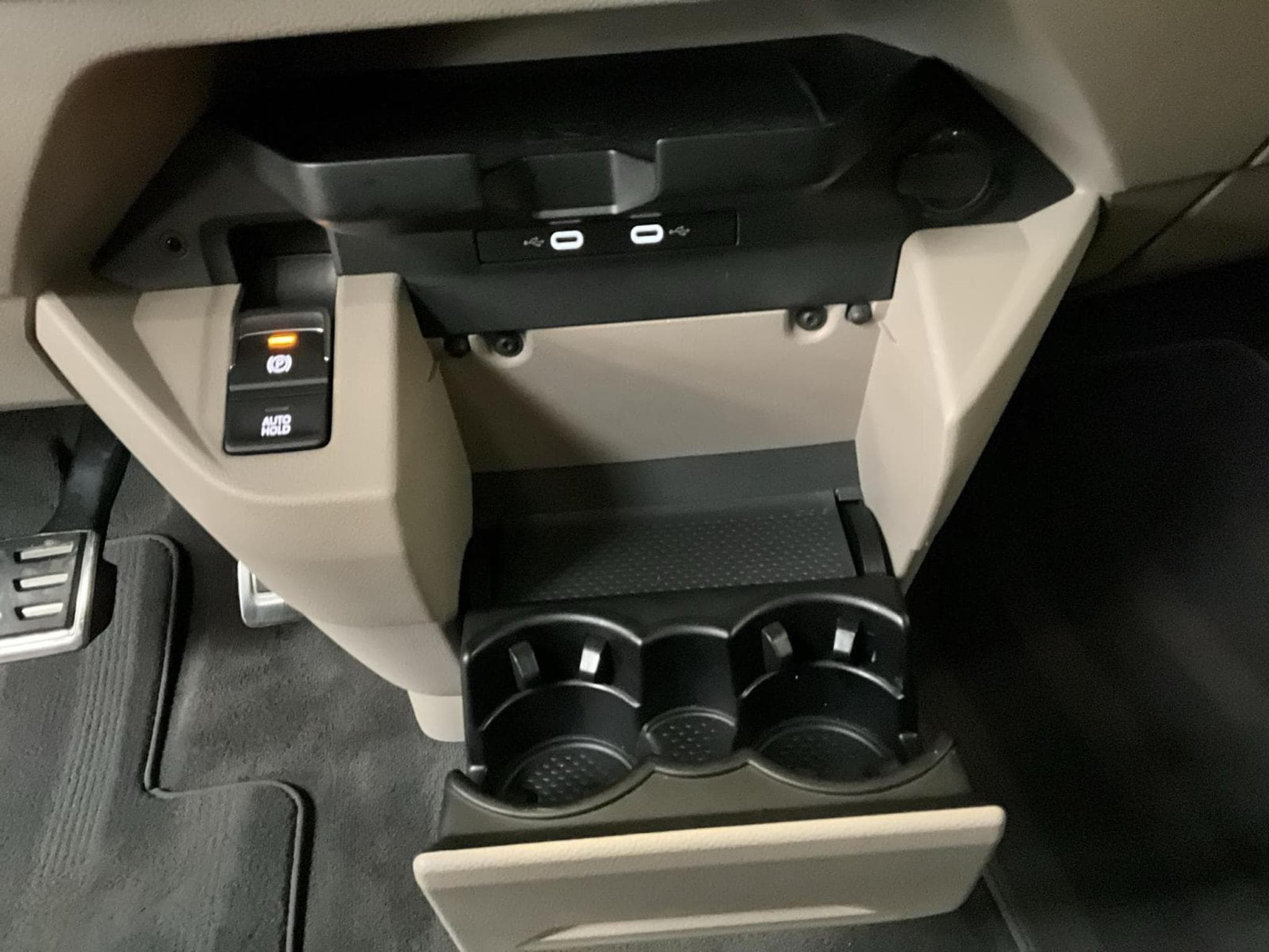 VW T7 Style+DSG+7Sitze+AHK+Pano (2022) - Foto 22