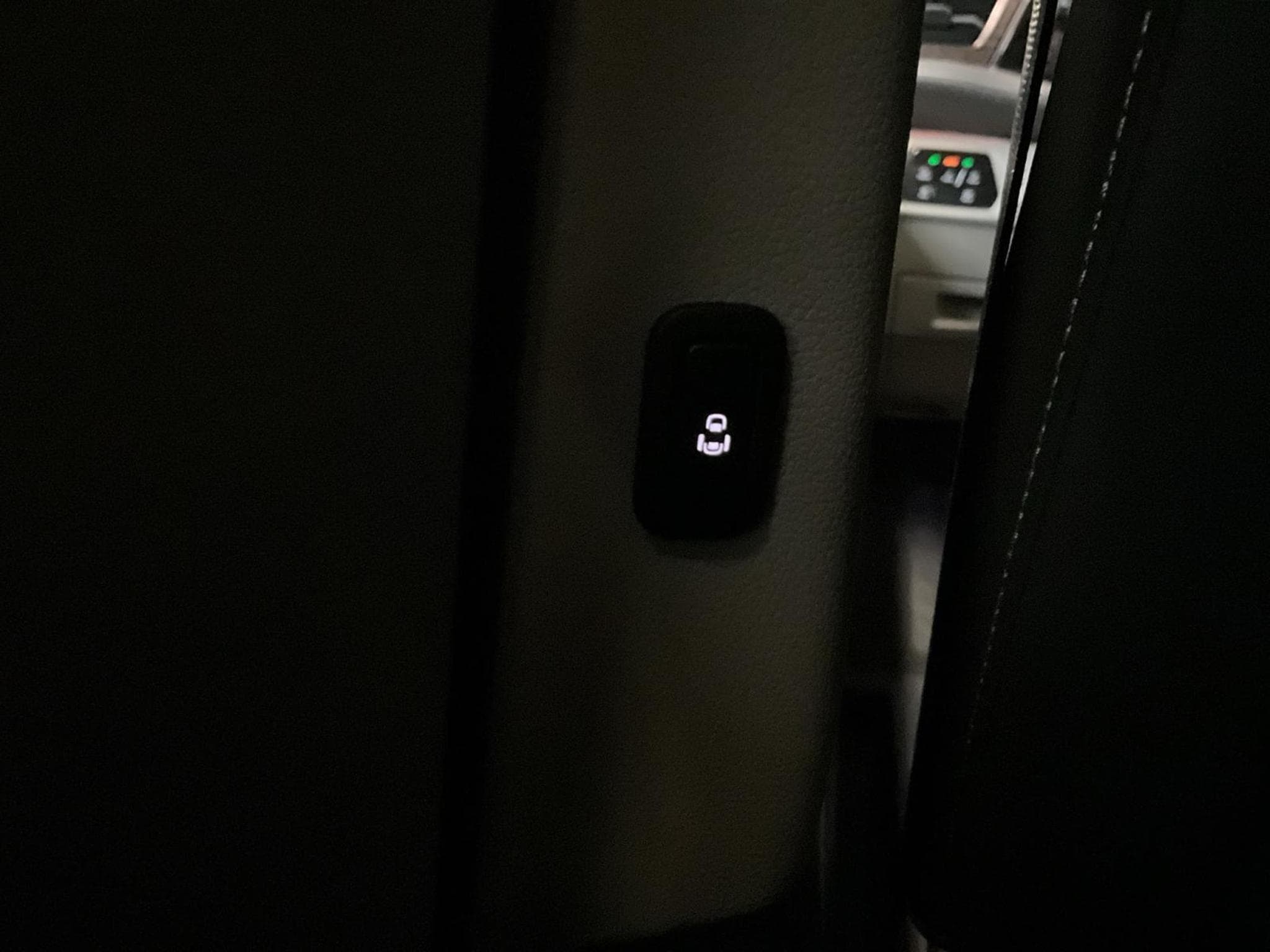 VW T7 Style+DSG+7Sitze+AHK+Pano (2022) - Foto 23