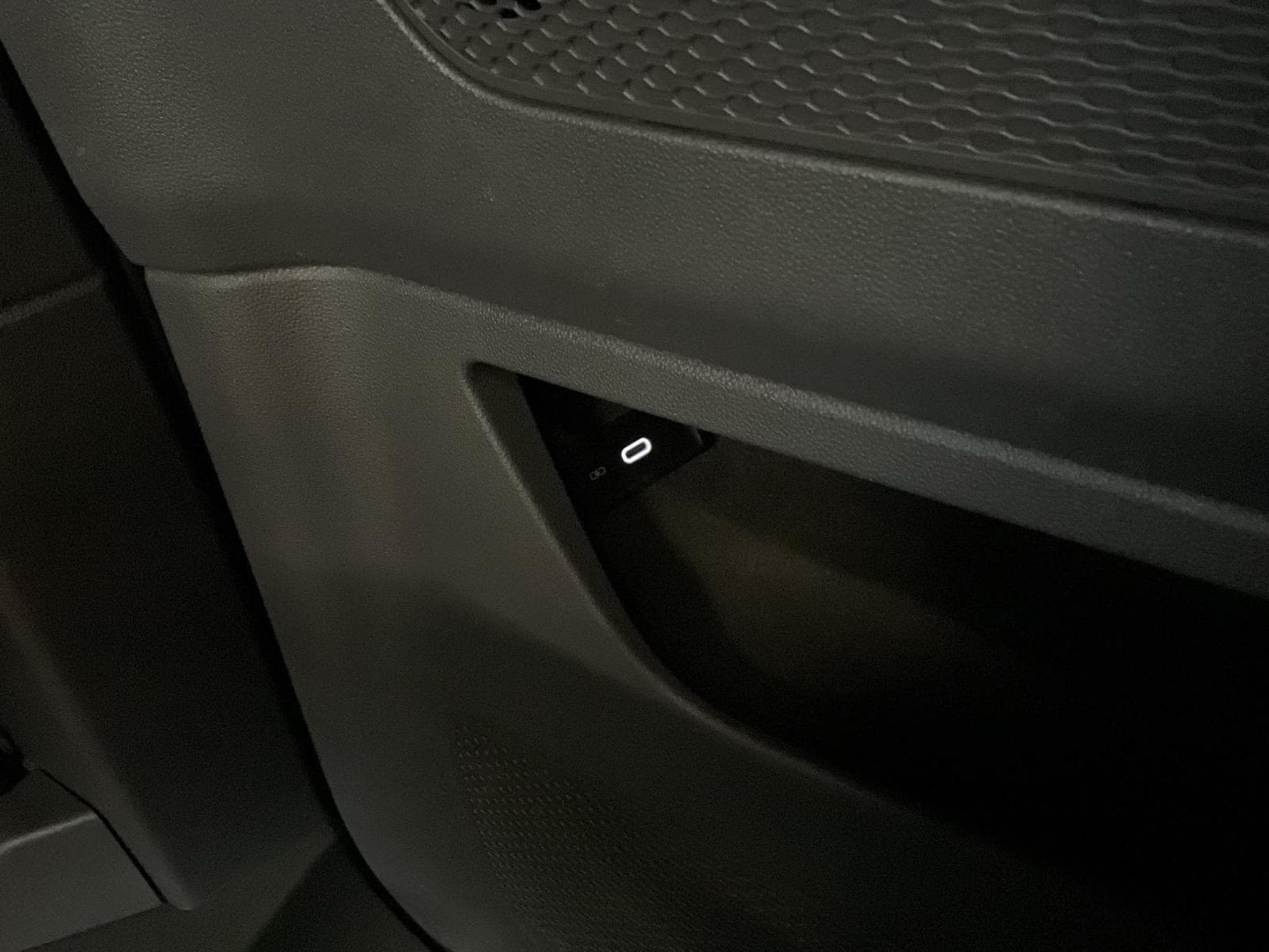 VW T7 Style+DSG+7Sitze+AHK+Pano (2022) - Foto 24