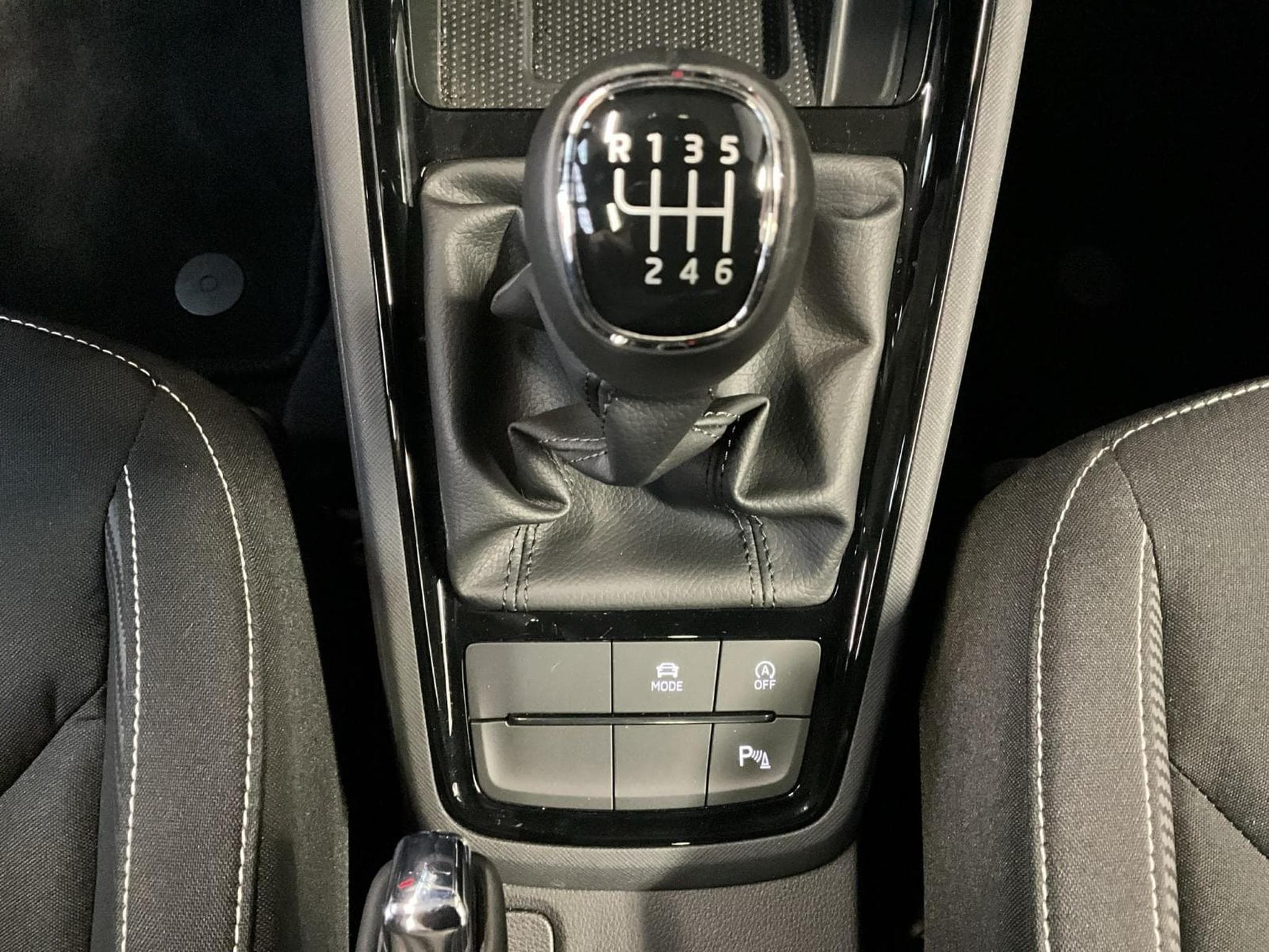 Skoda Scala Monte-Carlo+Led+Navi+DAB+Pano (2025) - Foto 12