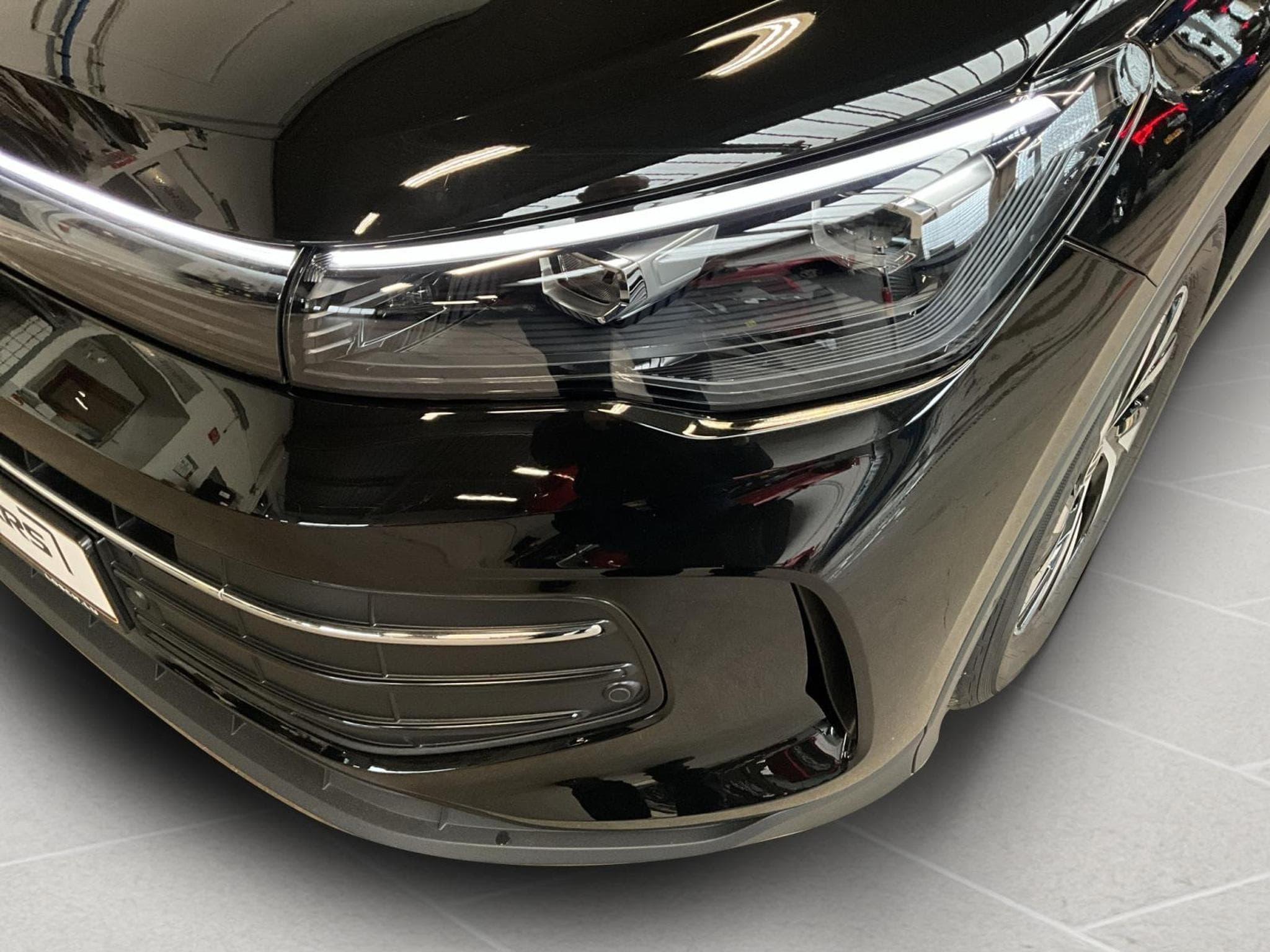 VW Tiguan Life+DSG+P.Design+P.Confort (2025) - Foto 17