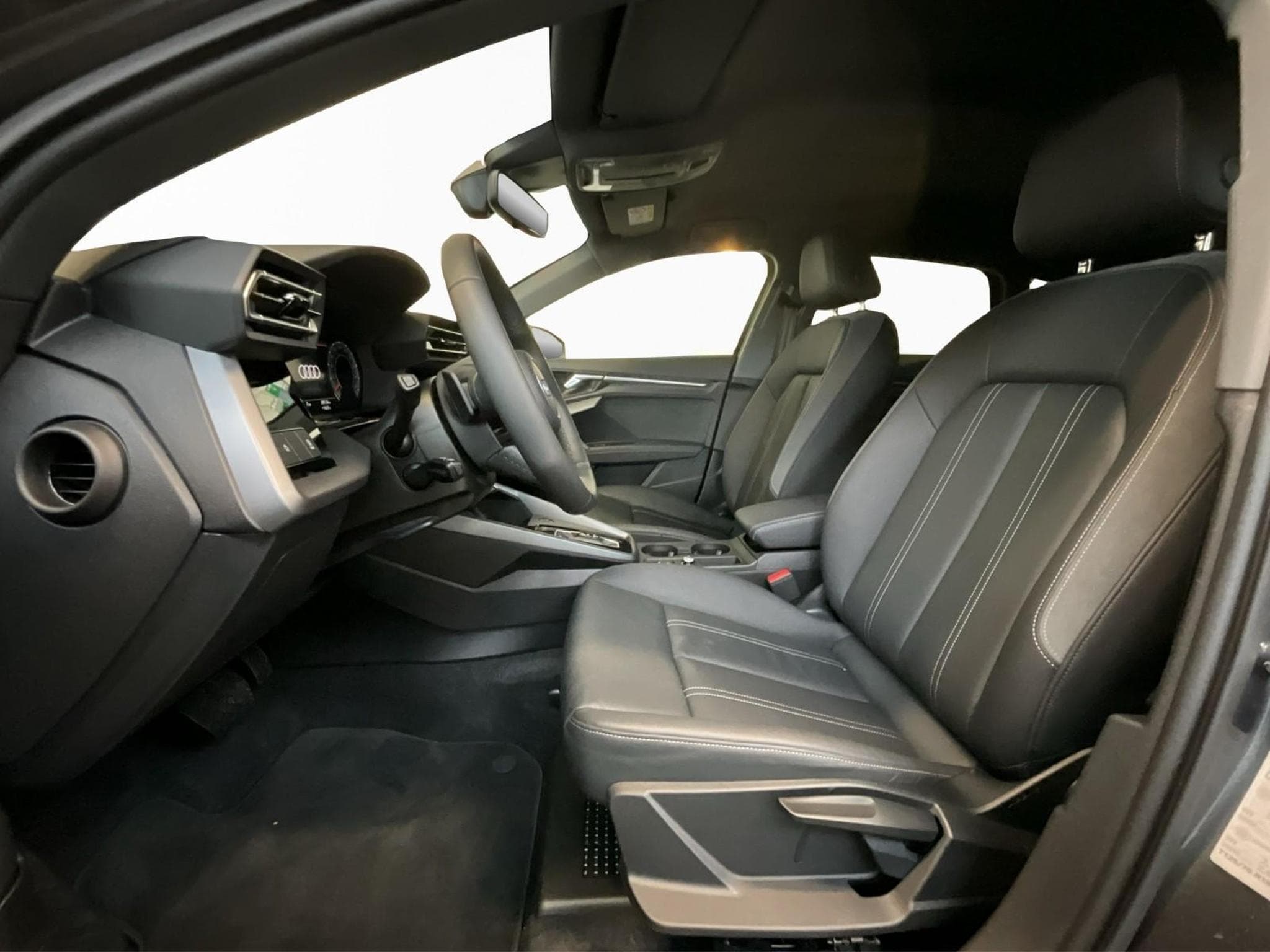 Audi A3 SB+S-line+35TFSI+S-Tronic+P.Business (2025) - Photo 9