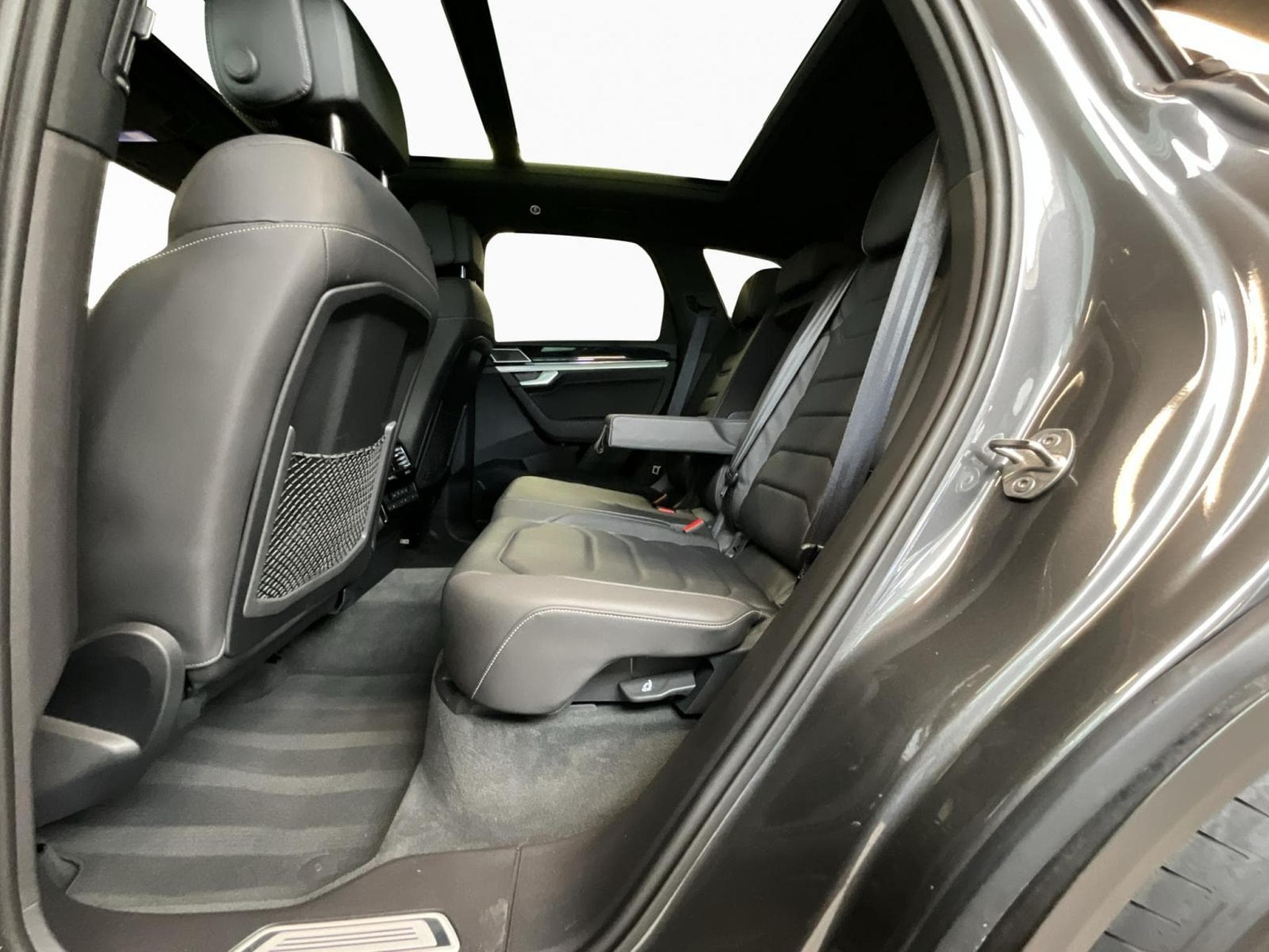 VW Touareg Elegance+V6+4M+Pano+AHK+Luft (2023) - Foto 16