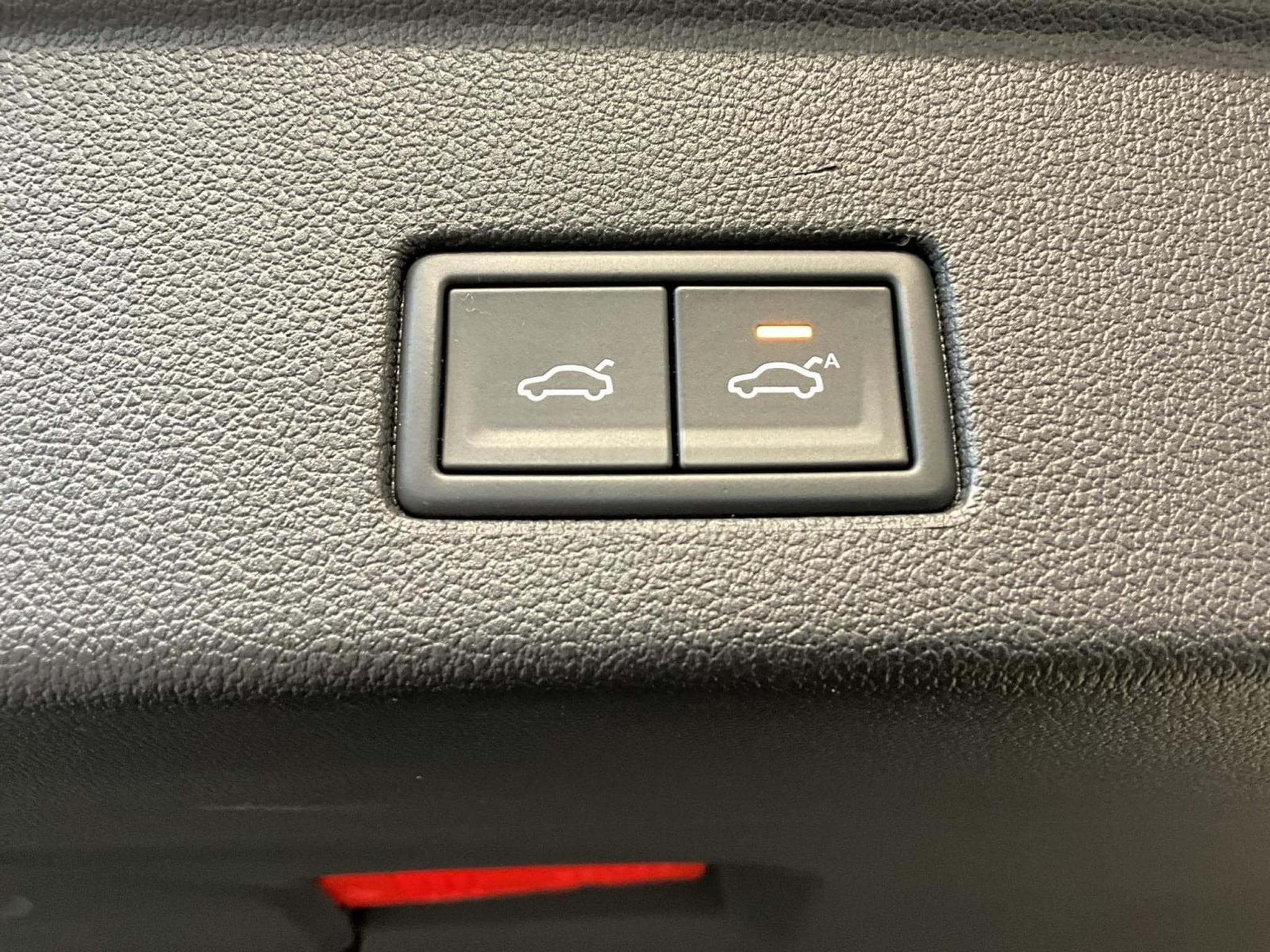 VW Touareg Elegance+V6+4M+Pano+AHK+Luft (2023) - Foto 19