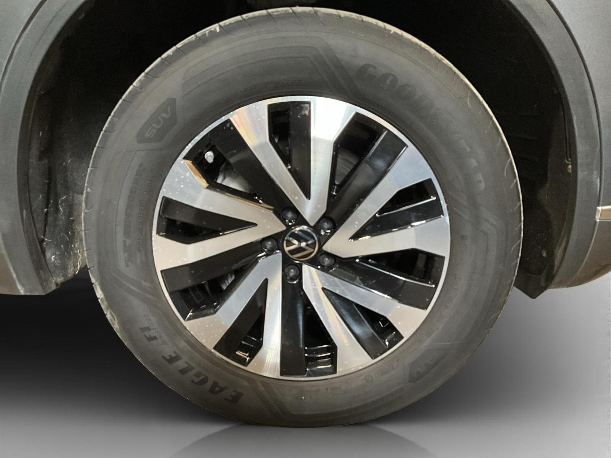 VW Touareg Elegance+V6+4M+Pano+AHK+Luft (2023) - Foto 8