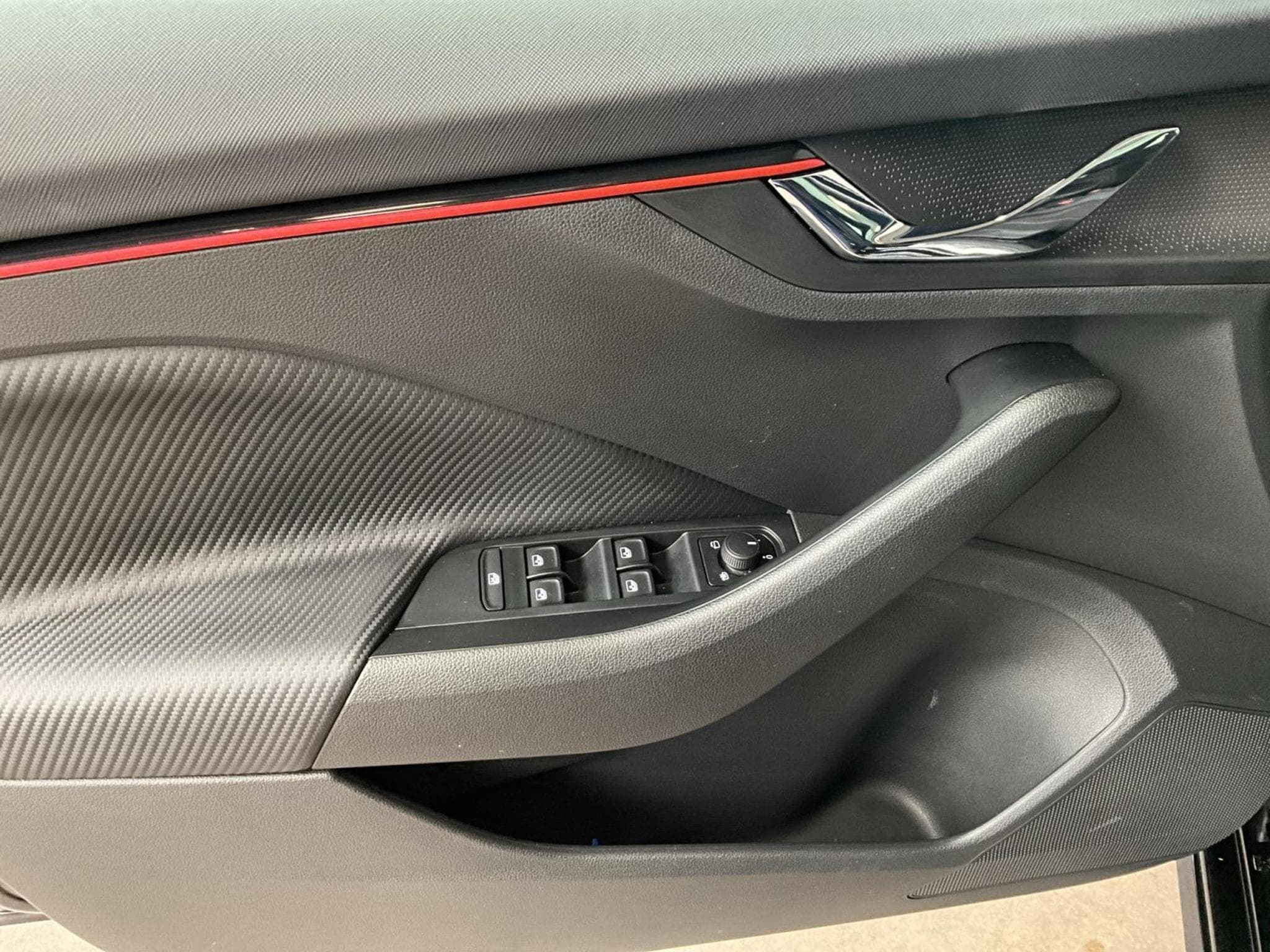 Skoda Scala Monte-Carlo+DSG+Pano+LED (2025) - Foto 14