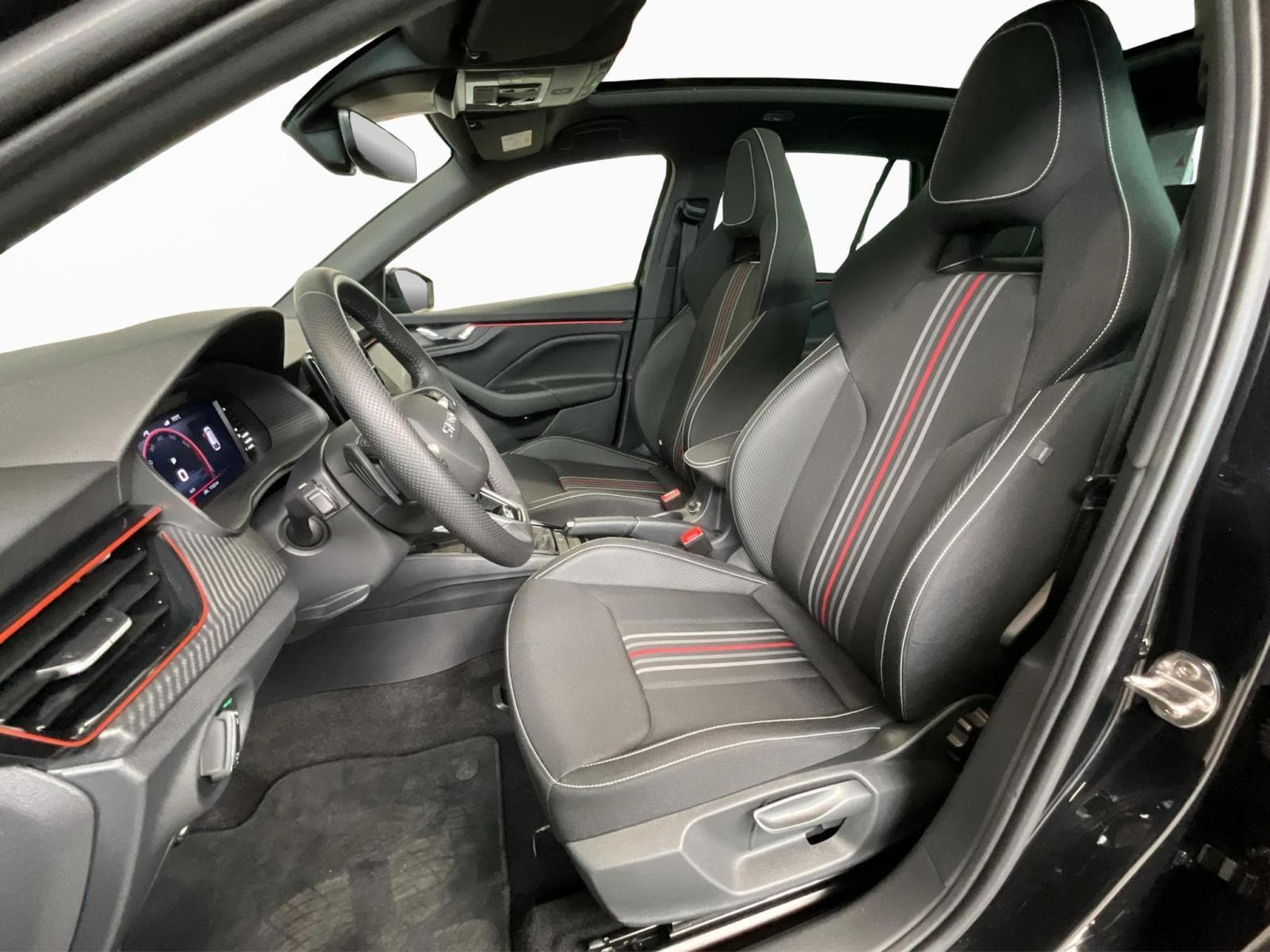 Skoda Scala Monte-Carlo+DSG+Pano+LED (2025) - Foto 9