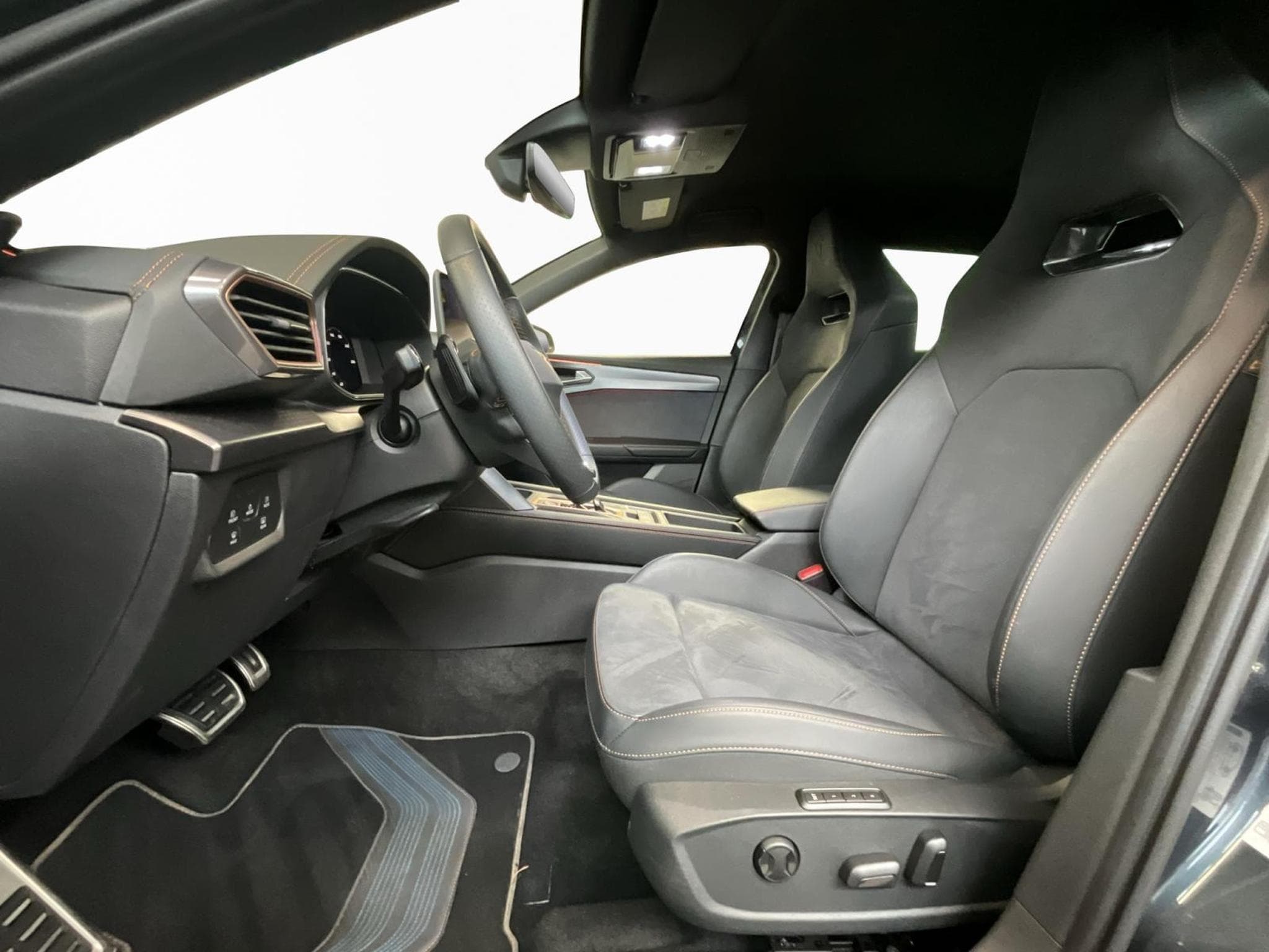 Cupra Leon ST+DSG+Pure-Perf.+Int.Drive+Dinamica (2025) - Foto 9