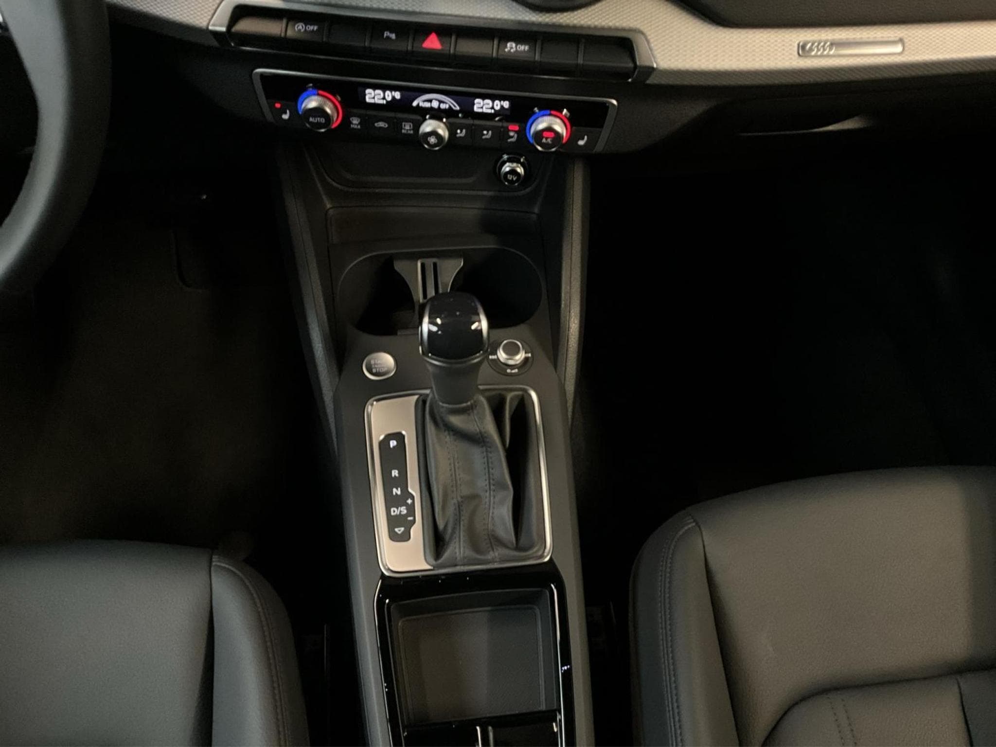 Audi Q2 S-line+S-Tronic+P.Business+LM18 (2025) - Foto 12