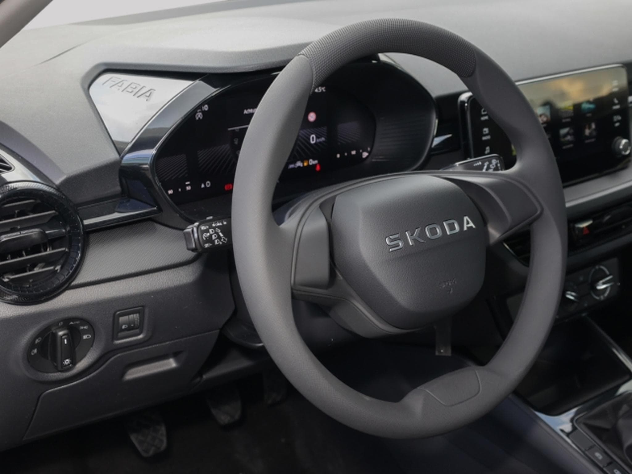 Skoda Fabia WhiteStar 1.0 TSI 5-Gang LED 5J Garantie (2026) - Photo 7