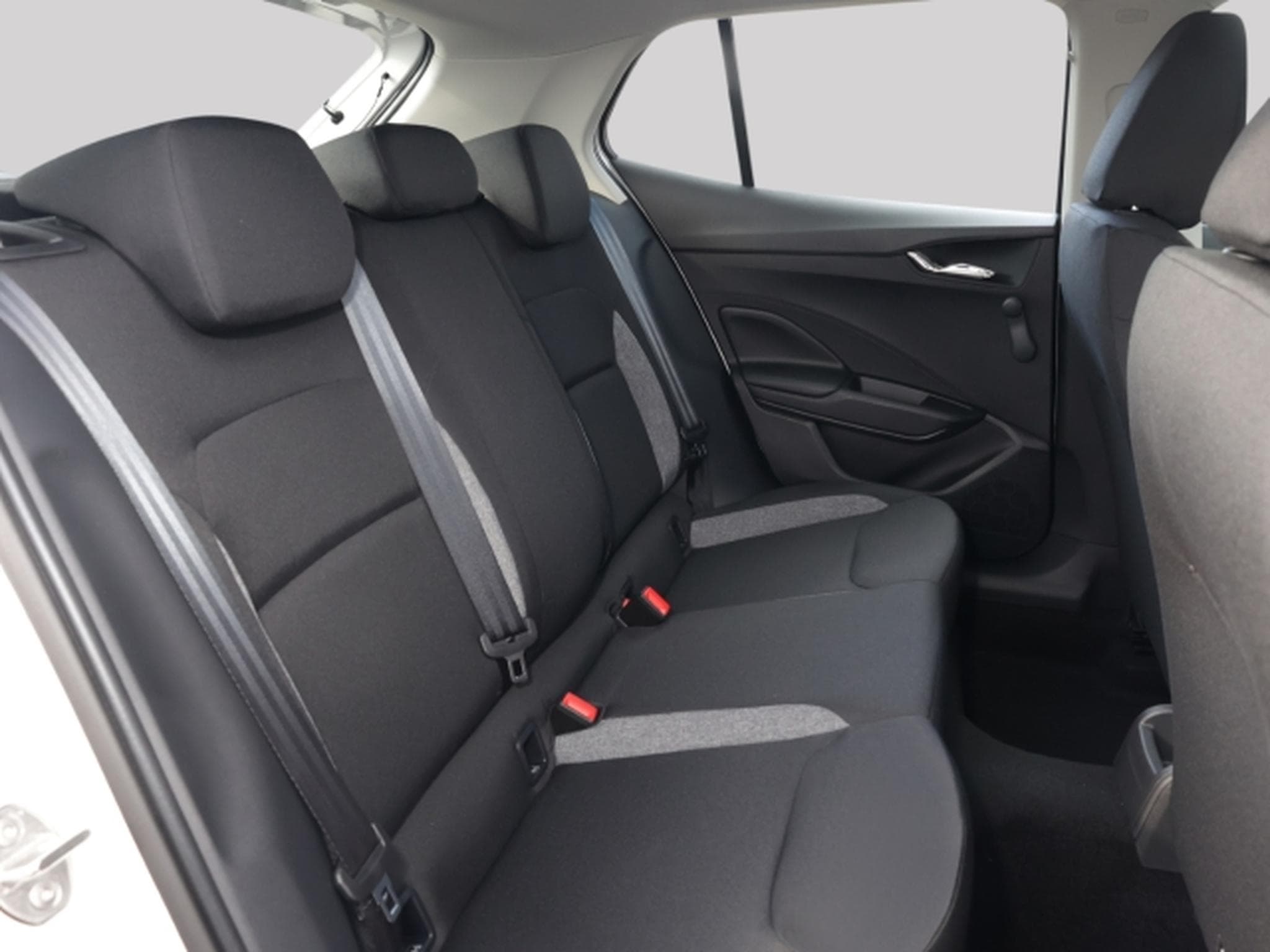 Skoda Fabia WhiteStar 1.0 TSI 5-Gang LED 5J Garantie (2026) - Photo 9