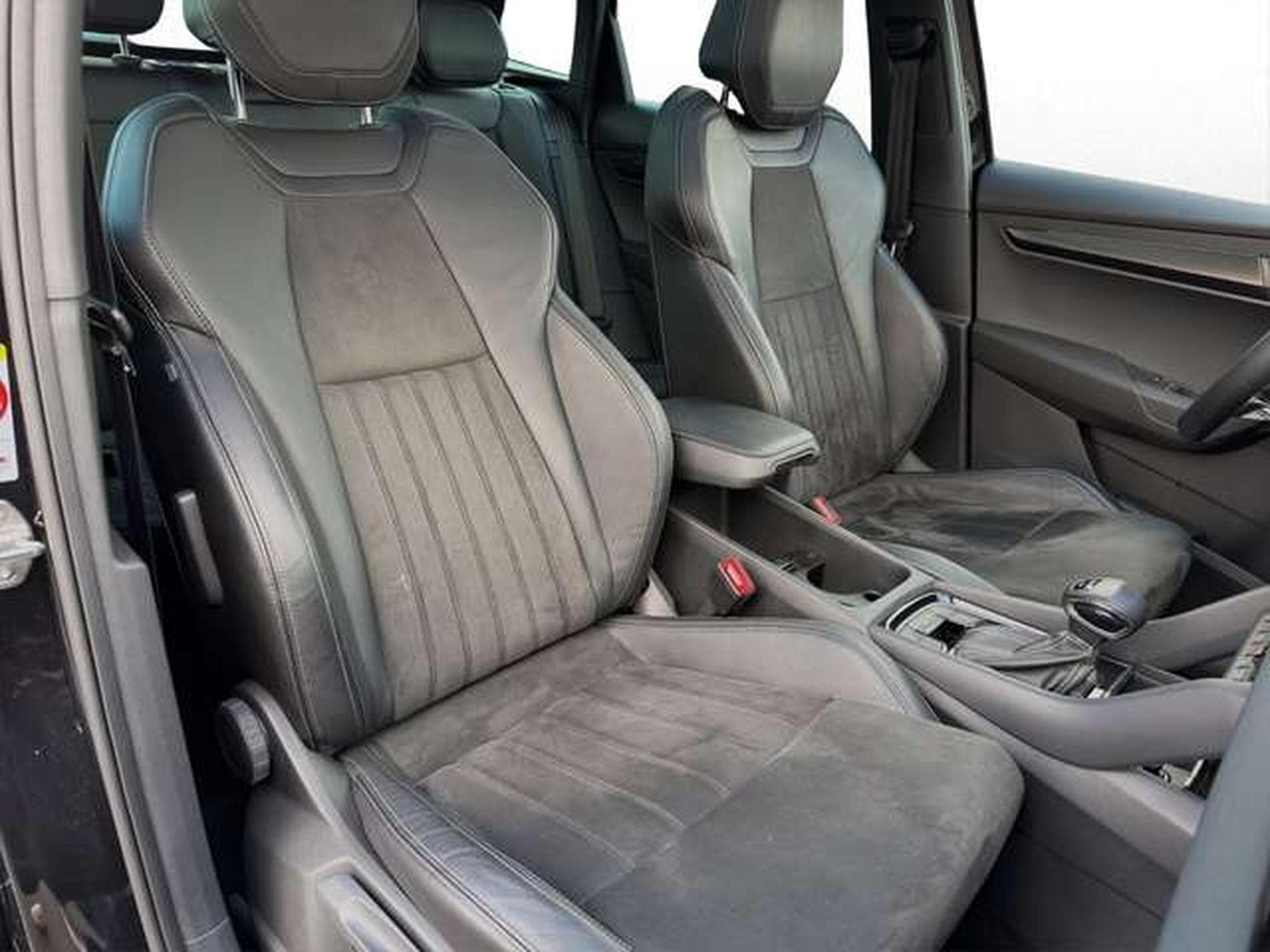 Skoda Karoq Sportline 4x4/AHK/NAVI/ACC/Kamera/DCC (2023) - Photo 15