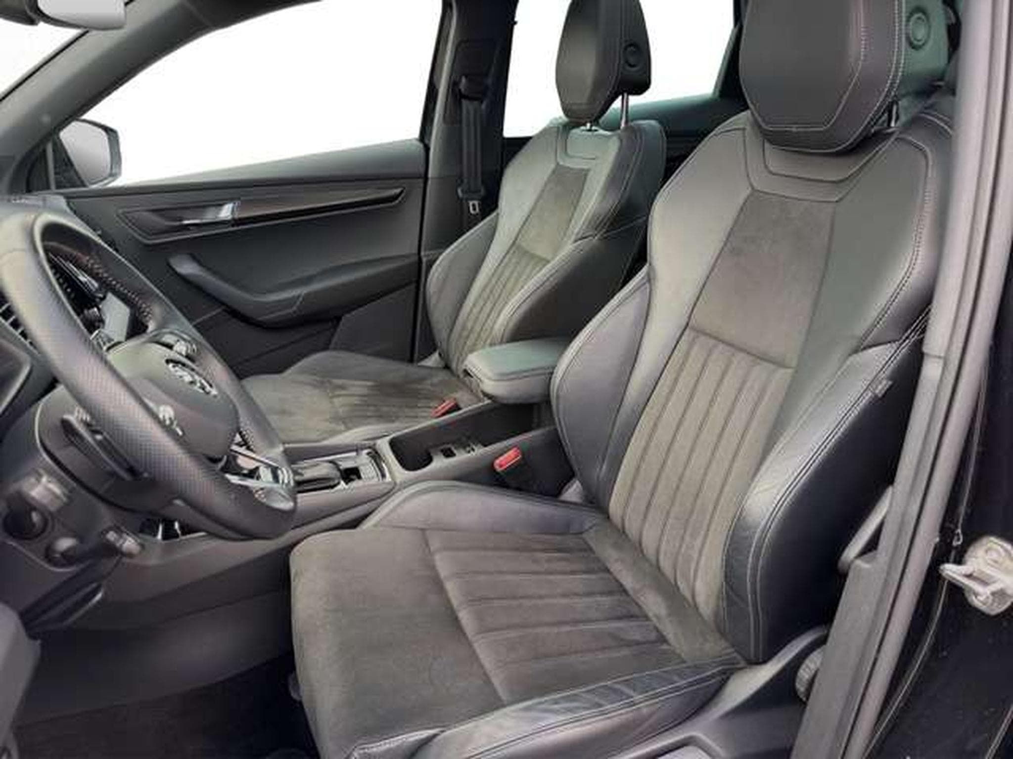 Skoda Karoq Sportline 4x4/AHK/NAVI/ACC/Kamera/DCC (2023) - Photo 9