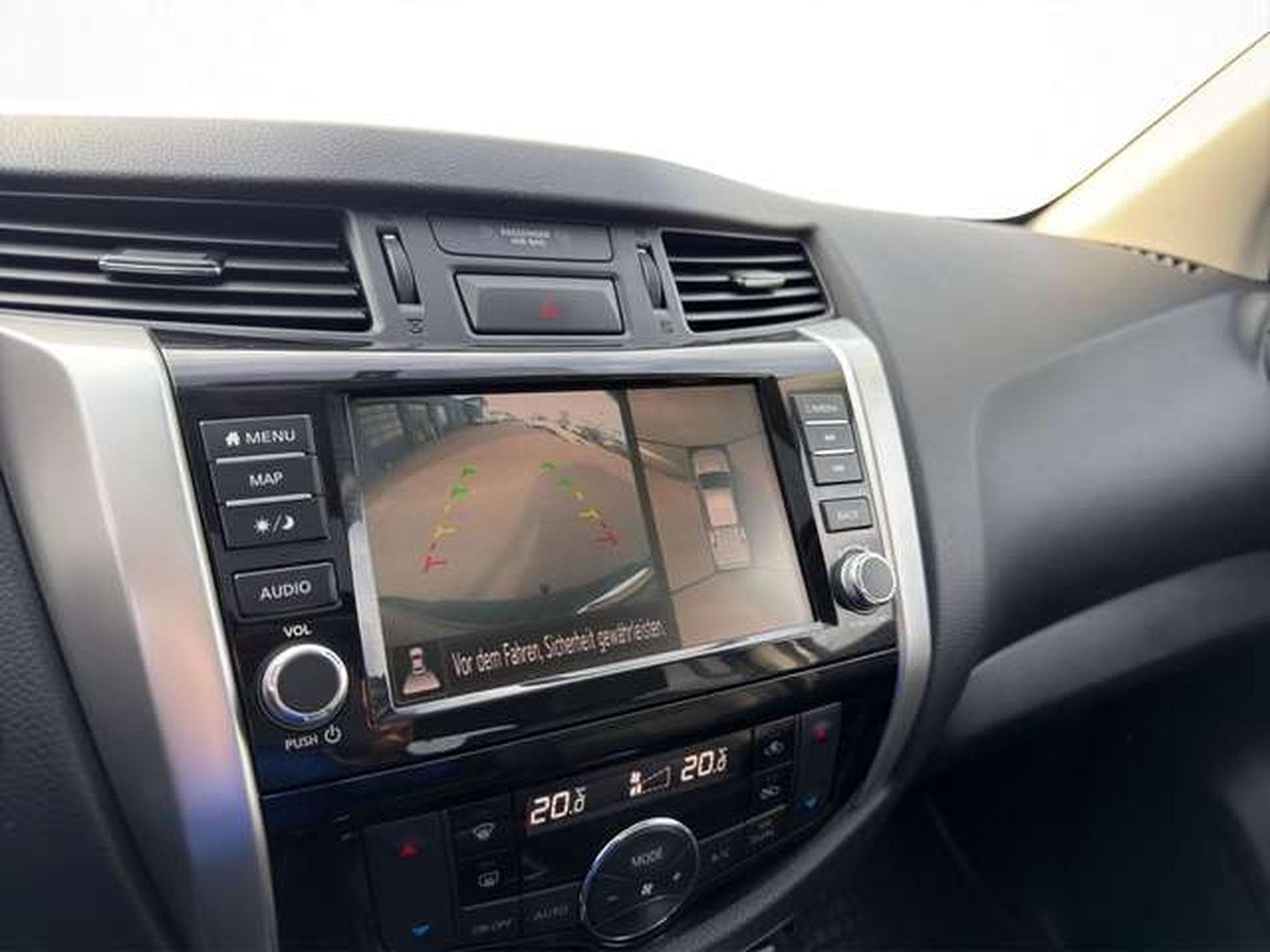 Nissan Navara N-Guard Double Cab 4x4/Rollo/AHK (2021) - Photo 18