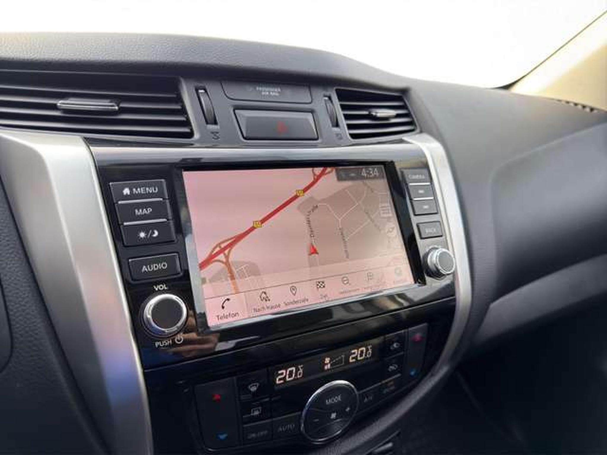 Nissan Navara N-Guard Double Cab 4x4/Rollo/AHK (2021) - Photo 24