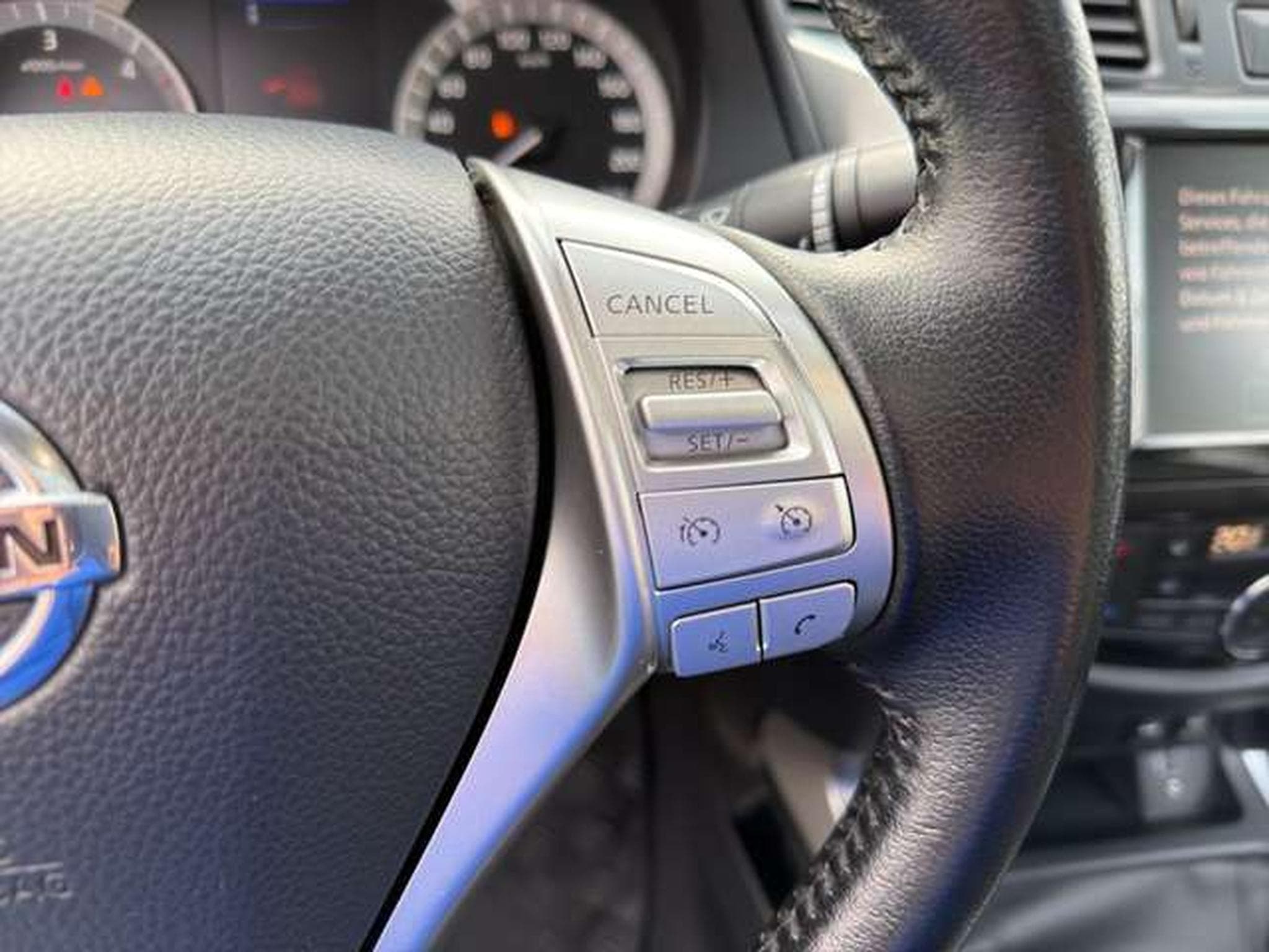 Nissan Navara N-Guard Double Cab 4x4/Rollo/AHK (2021) - Photo 28