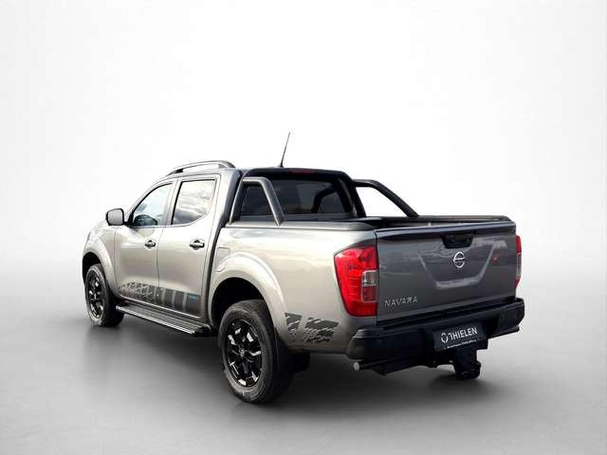 Nissan Navara N-Guard Double Cab 4x4/Rollo/AHK (2021) - Photo 4