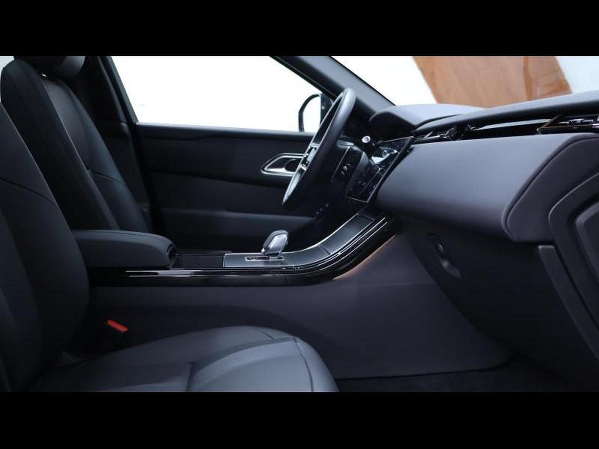 Land-Rover Range Rover Velar D200 Dynamic SE AWD Auto (2024) - Photo 11